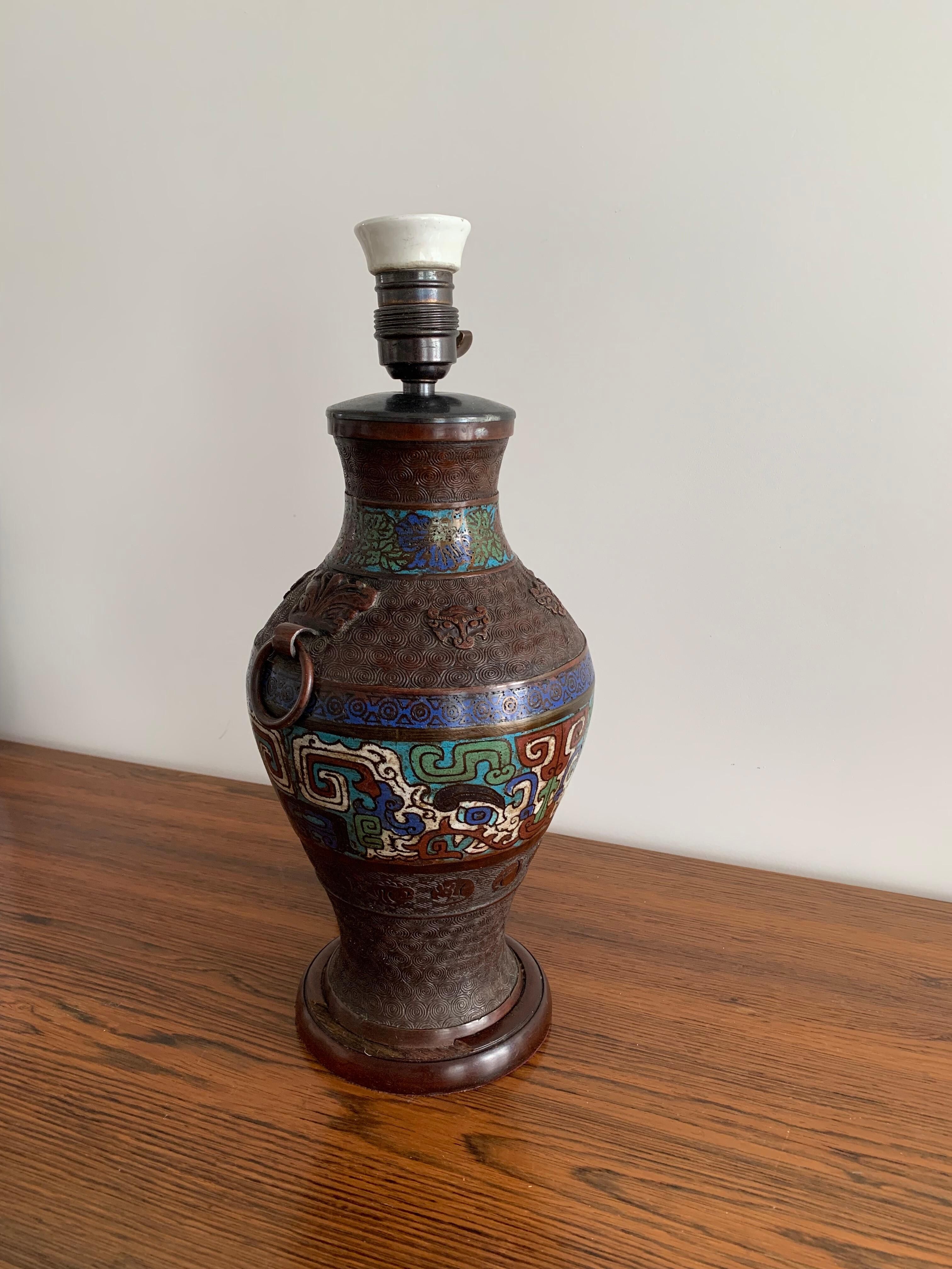 Partitioned table lamp in bronze, China 1880