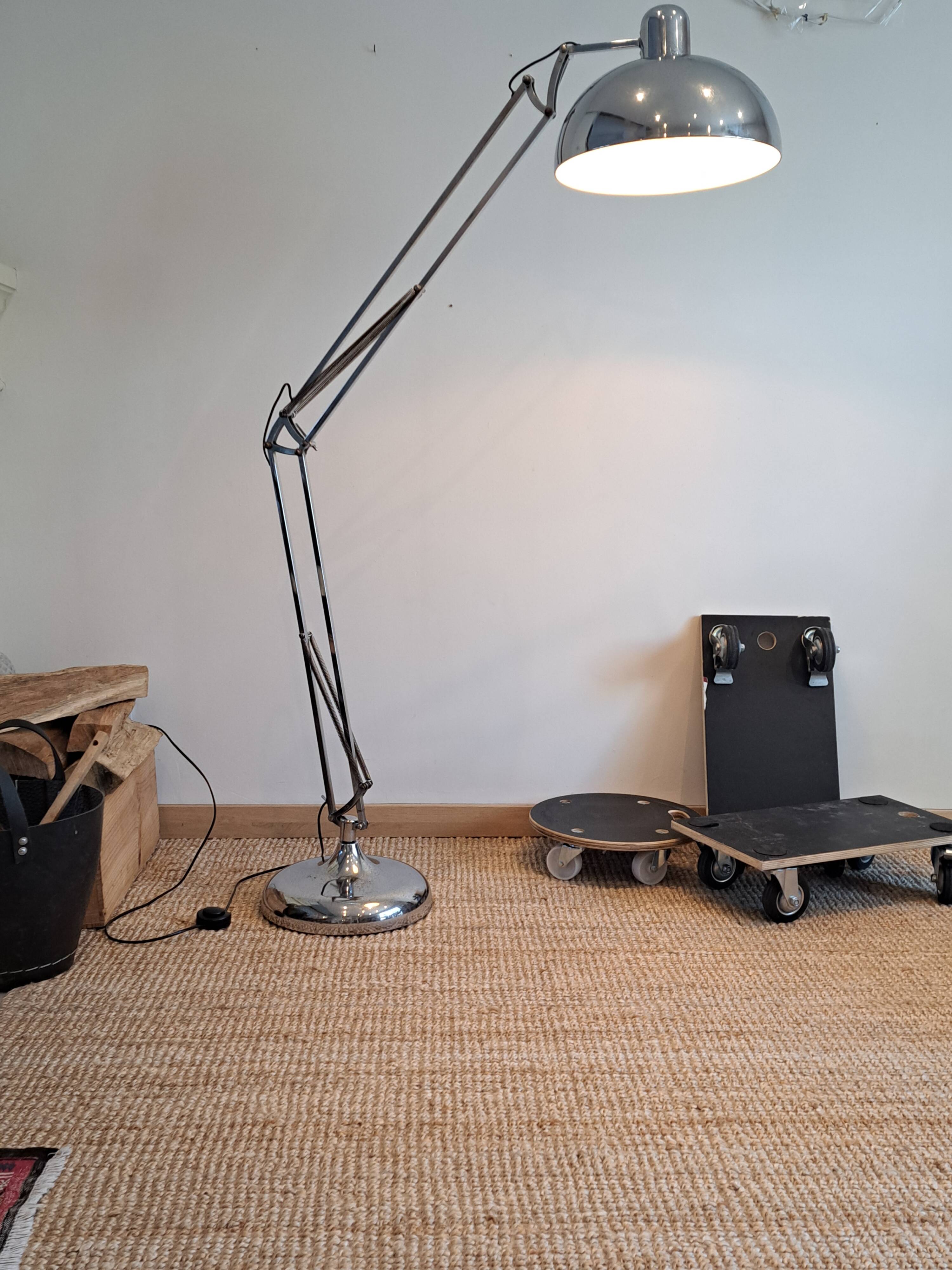 Floor lamp