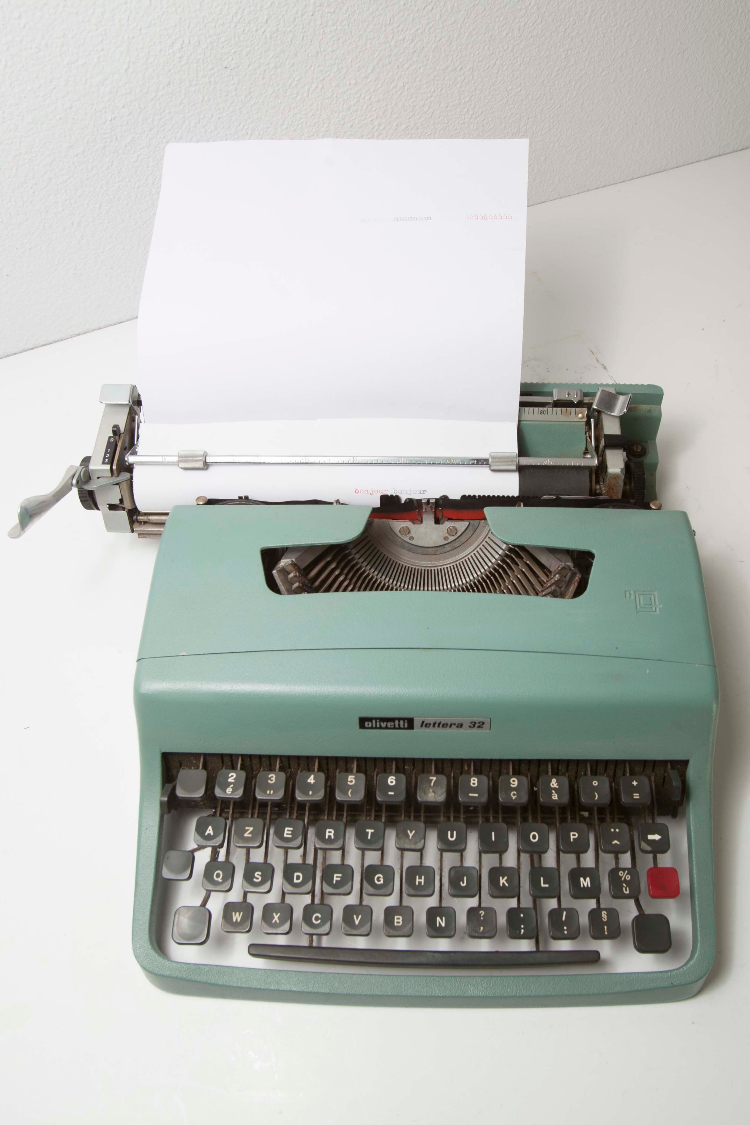 Olivetti Lettera 32 typewriter