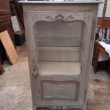 Small neo-rustic library display case