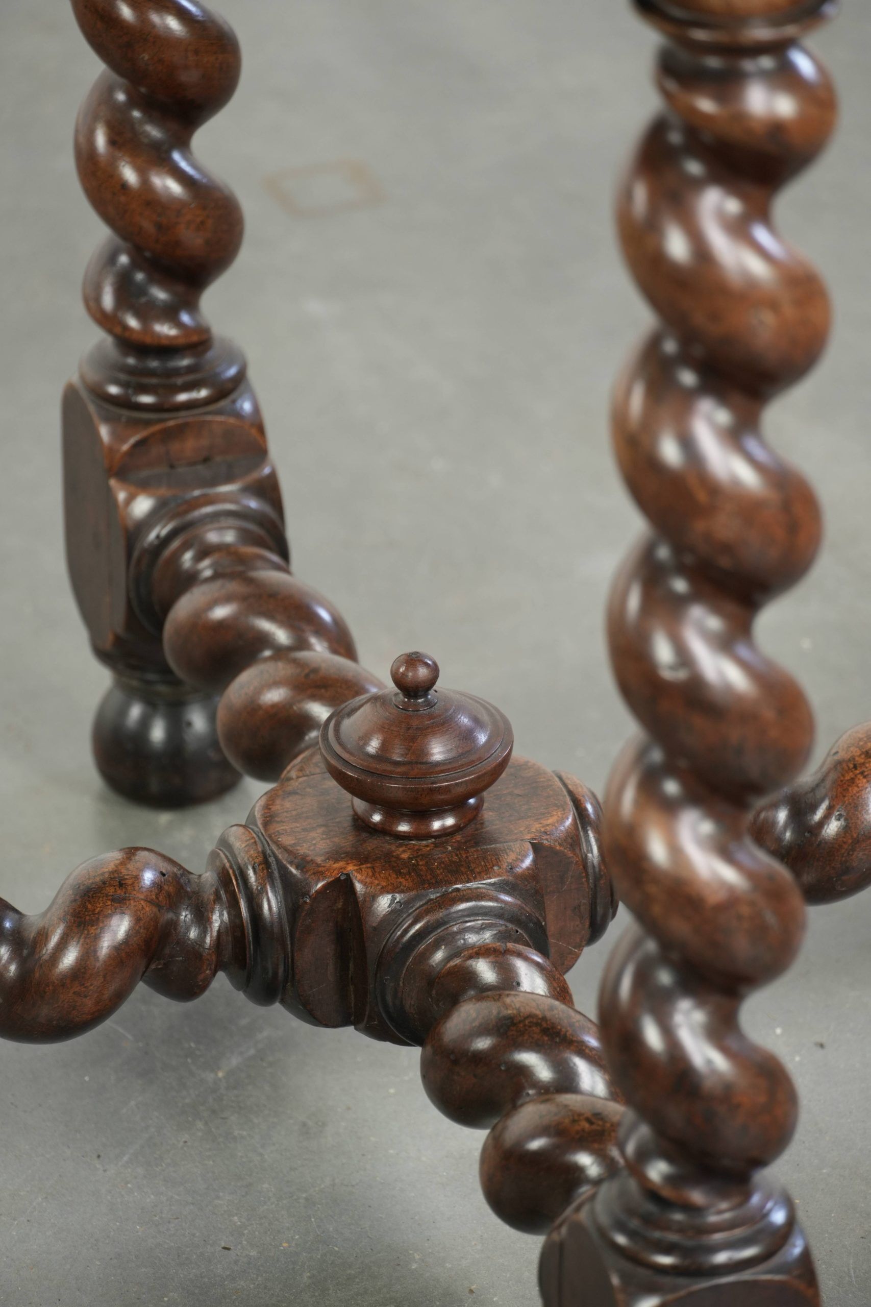 Antique English walnut side/center table with turned legs from around 1680