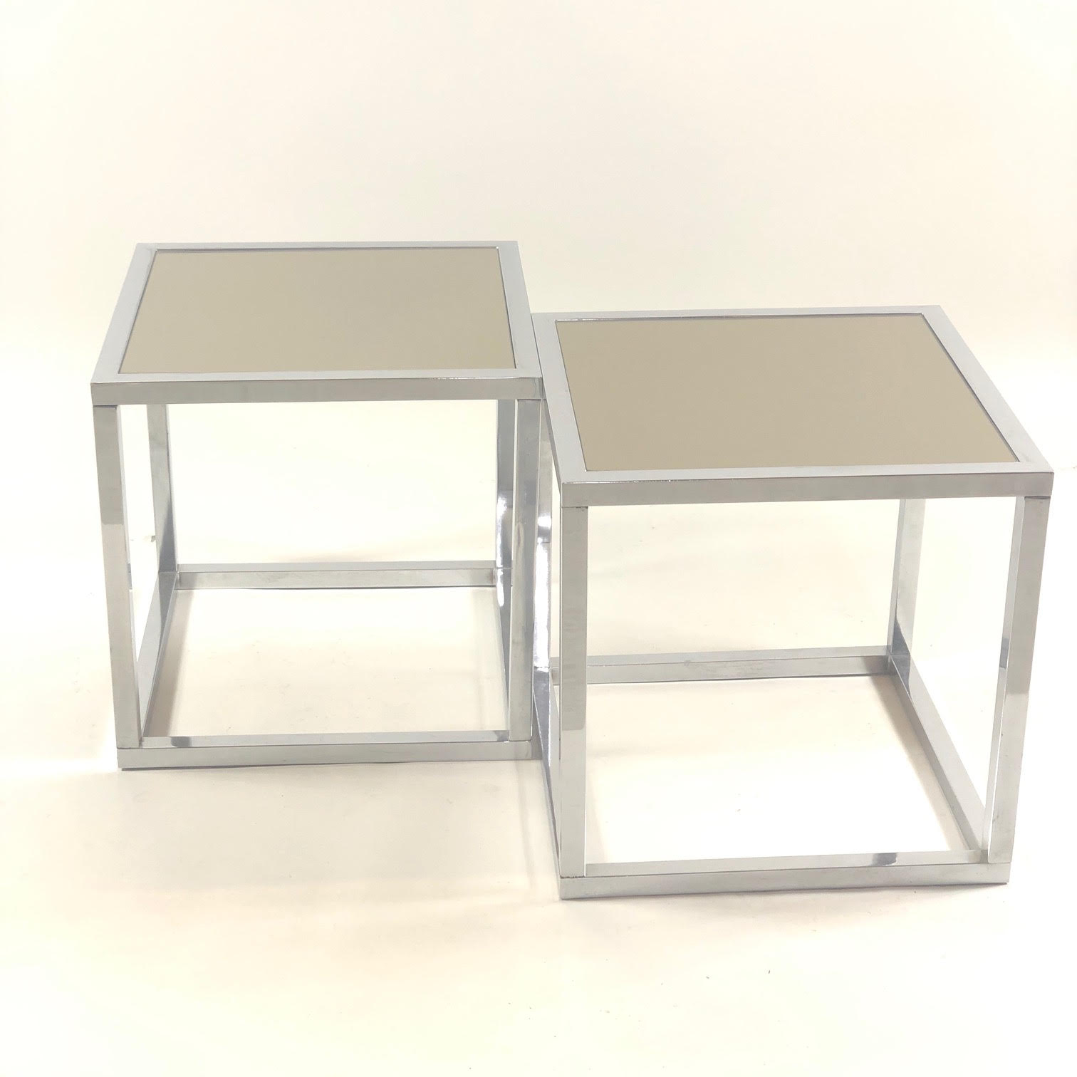 Pair of vintage cubic glass chrome metal side table with 1970 mirror glass tray