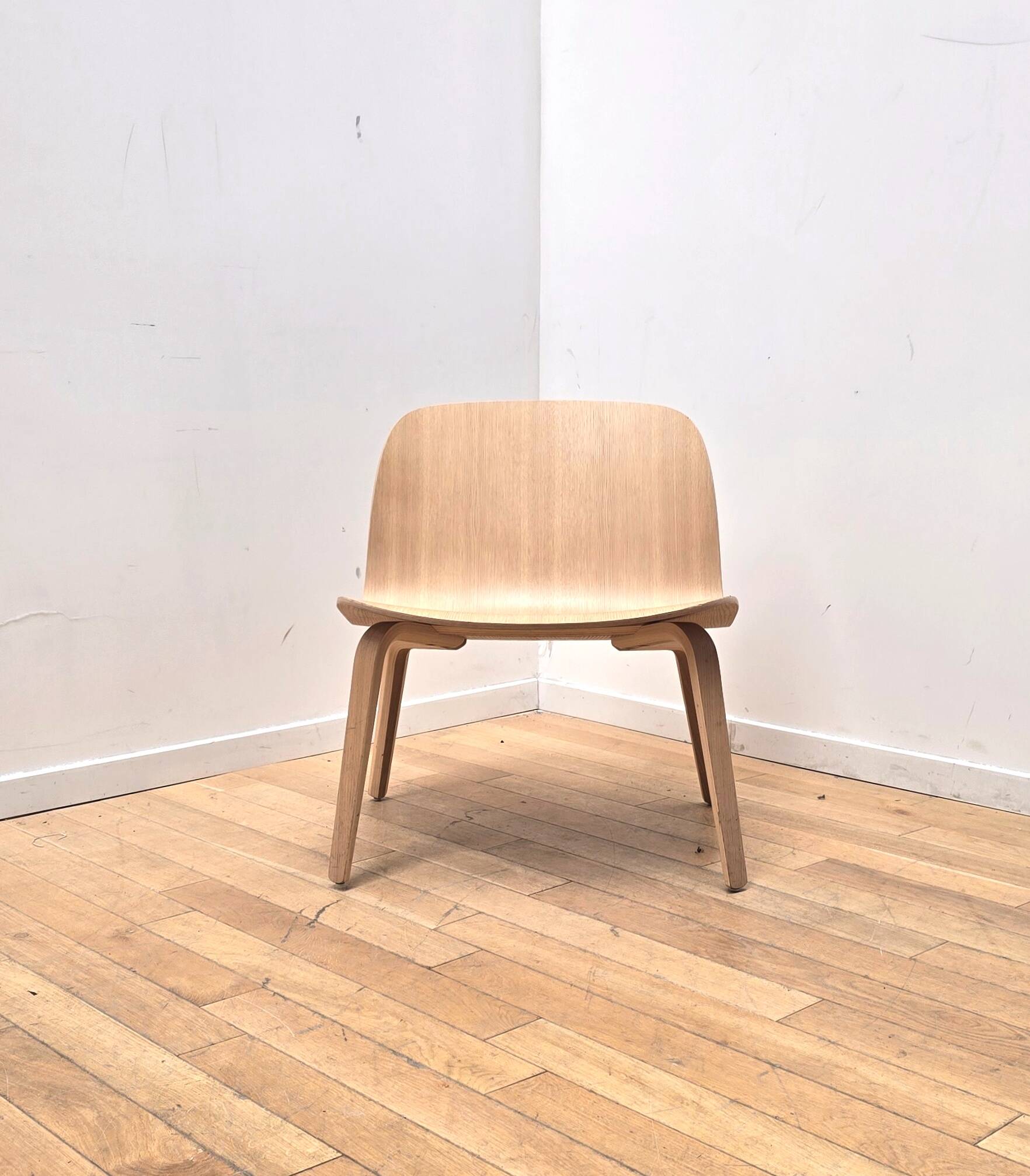 Set of 4 Muuto armchairs