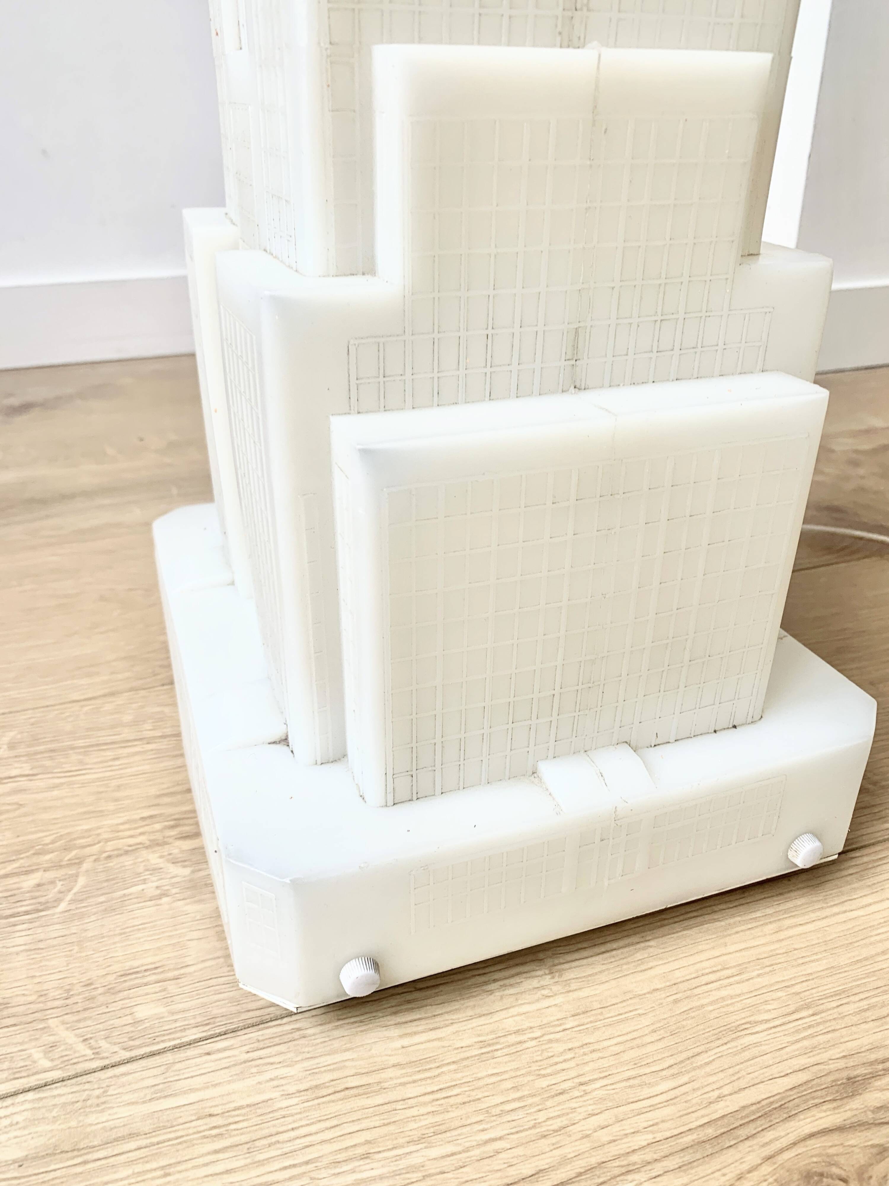 Lampe Empire State Building des années 1980 par Takahashi Denson pour Midori