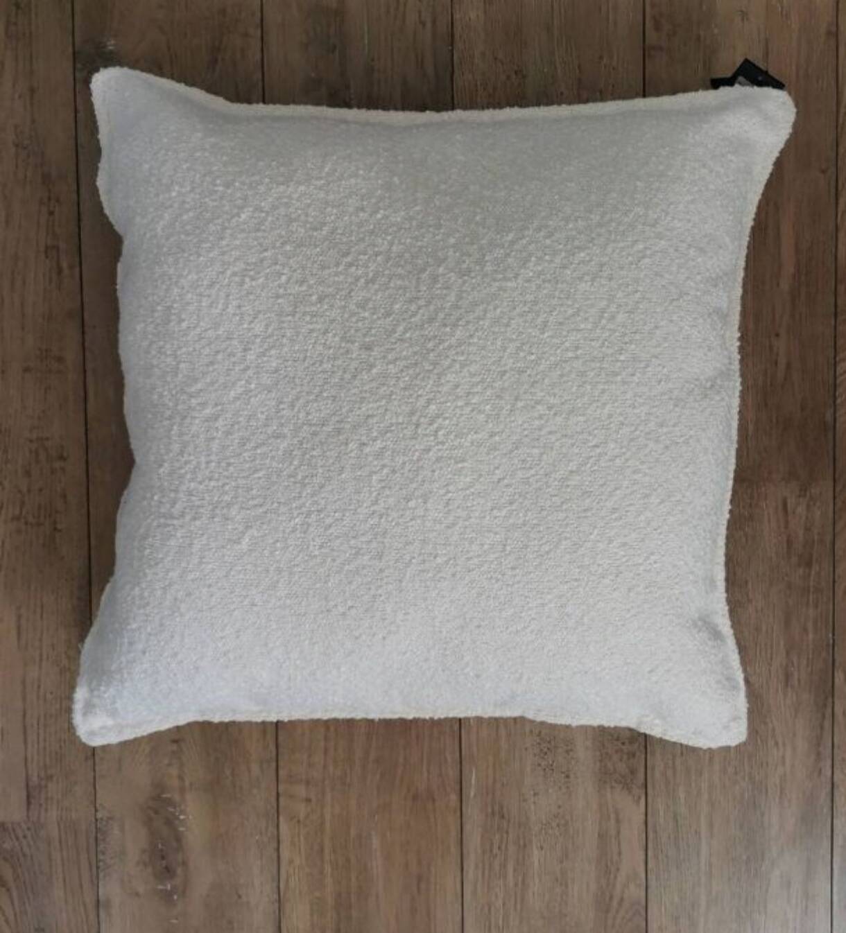 Coussin bouclette blanc cassé