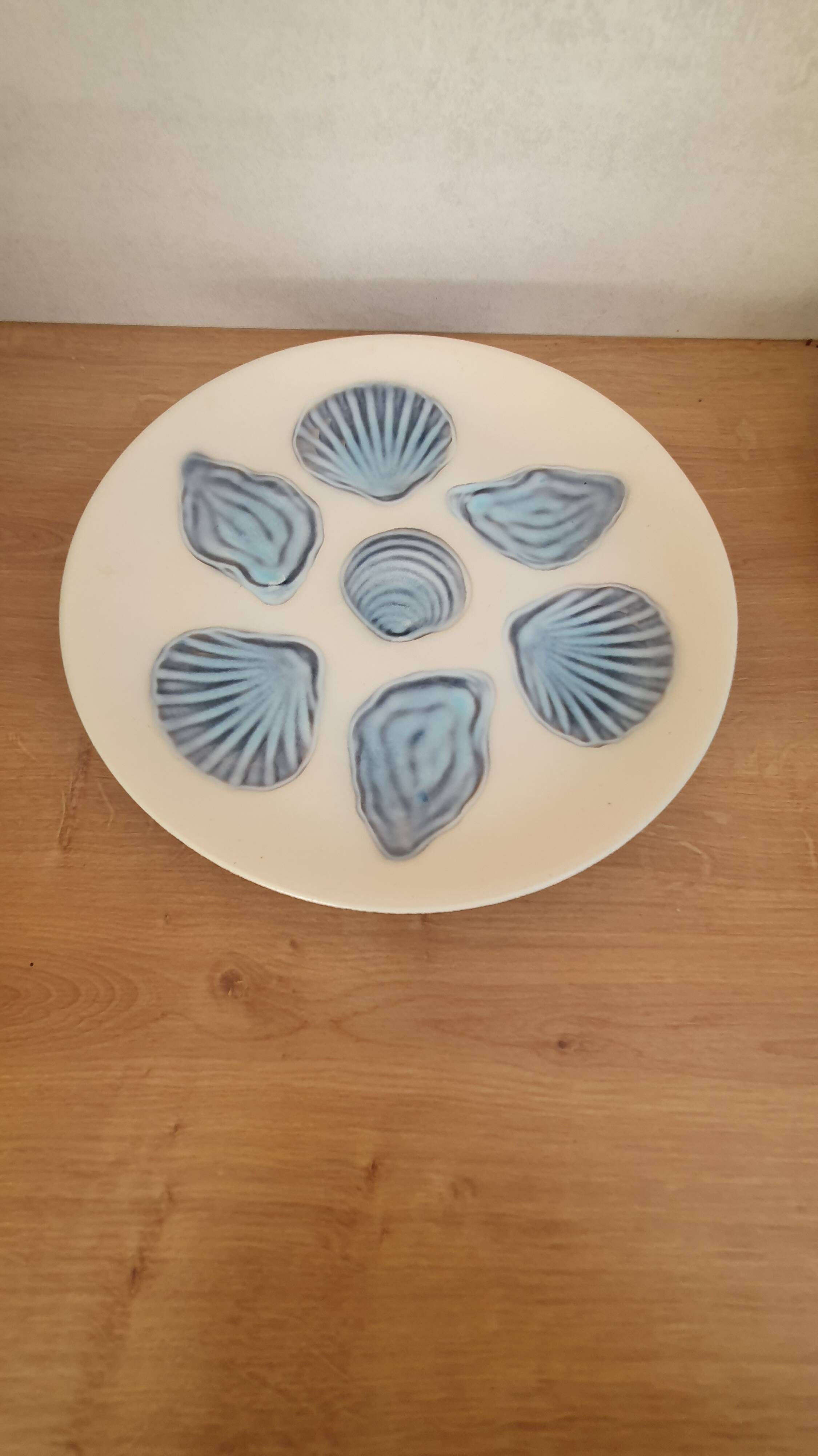 6 ceramic oyster and shell plates