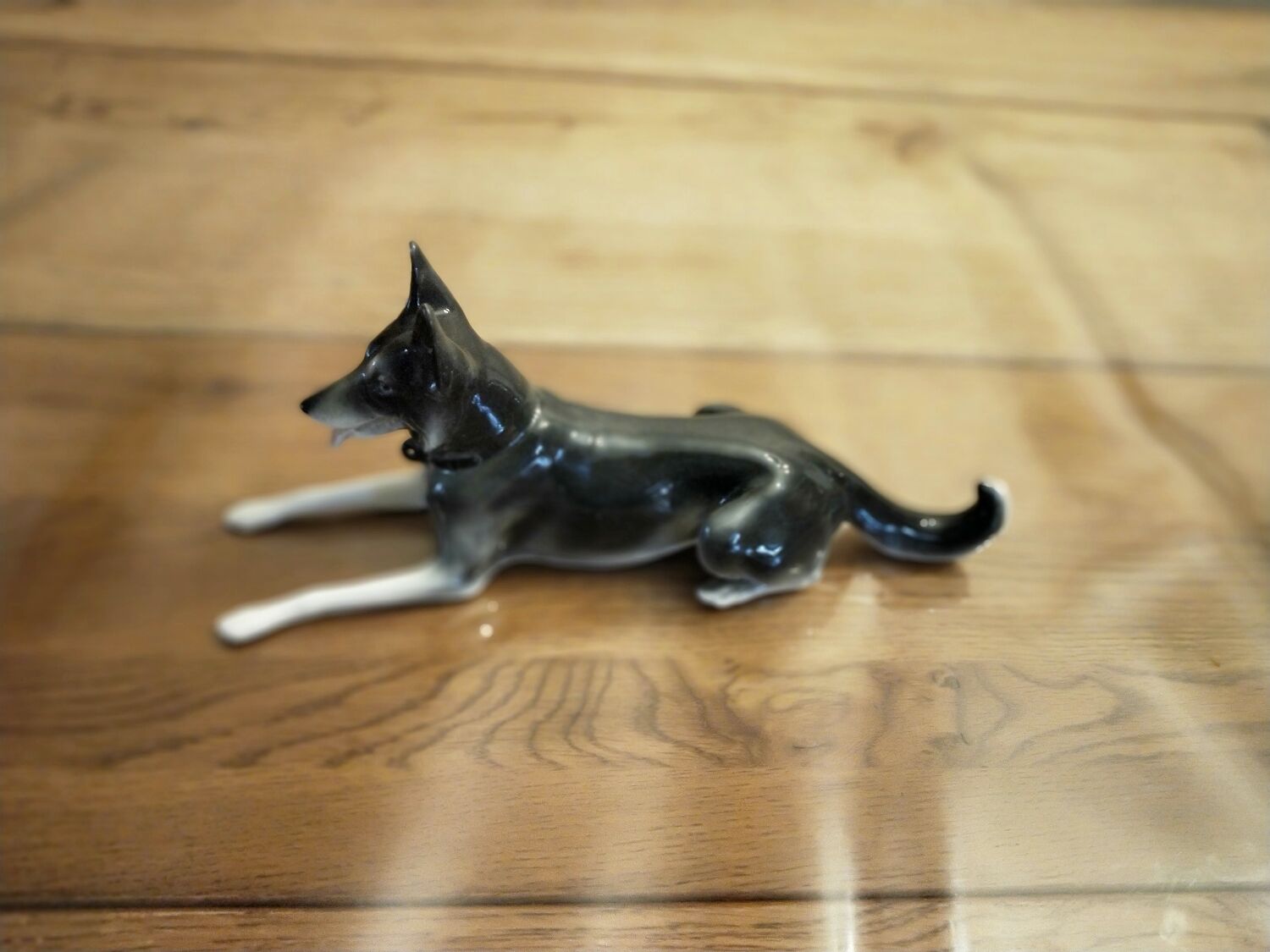Porcelain dog 1932