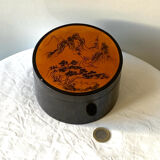 Boîte asiatique vintage