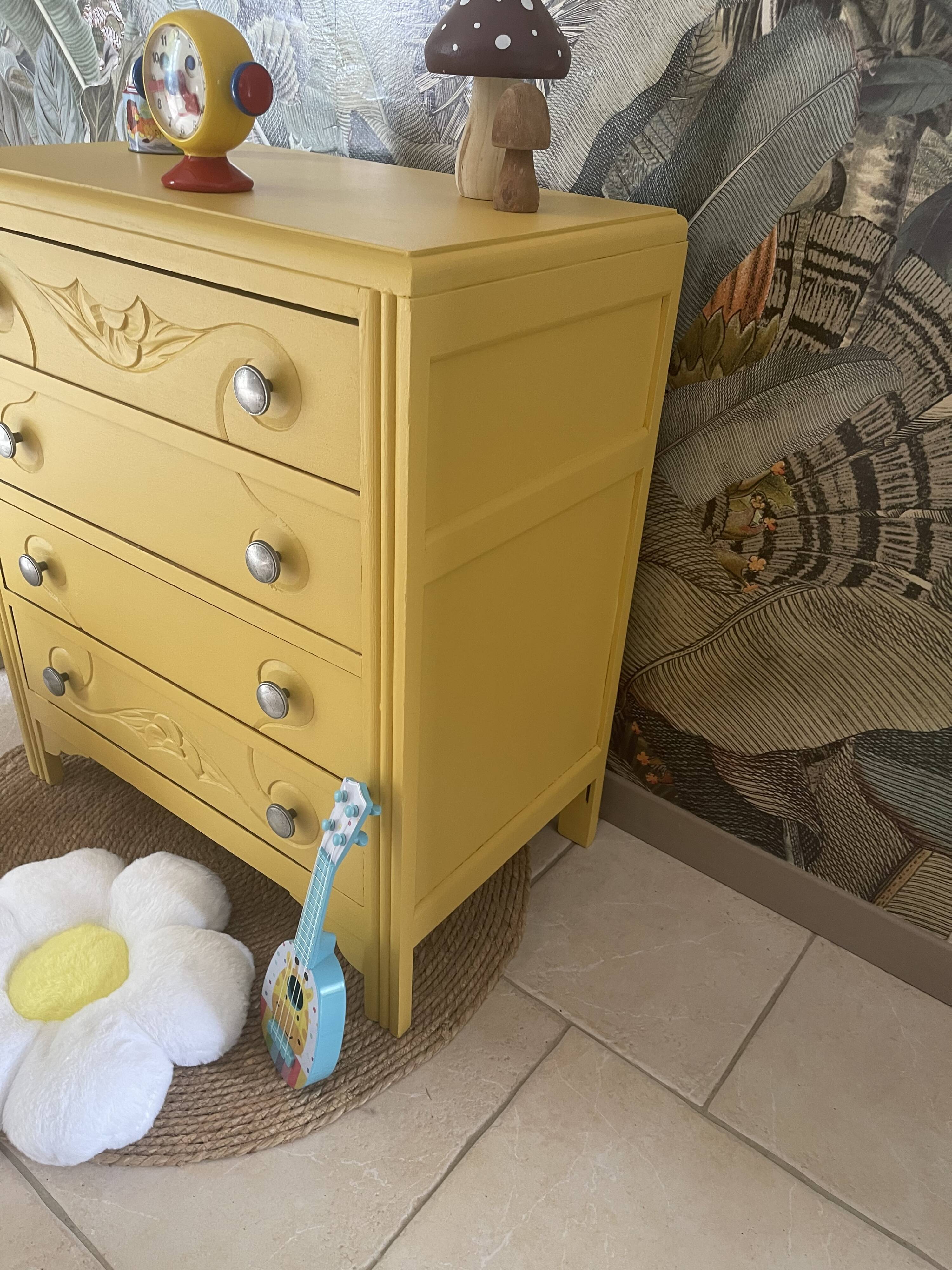 Art Deco chest of drawers