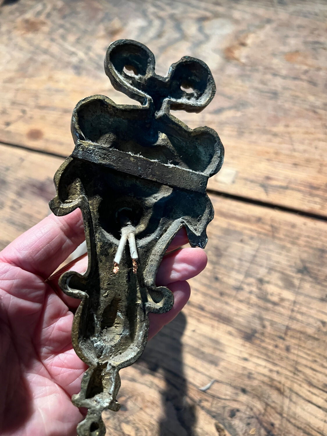 Pair of Art Nouveau wall sconces in bronze