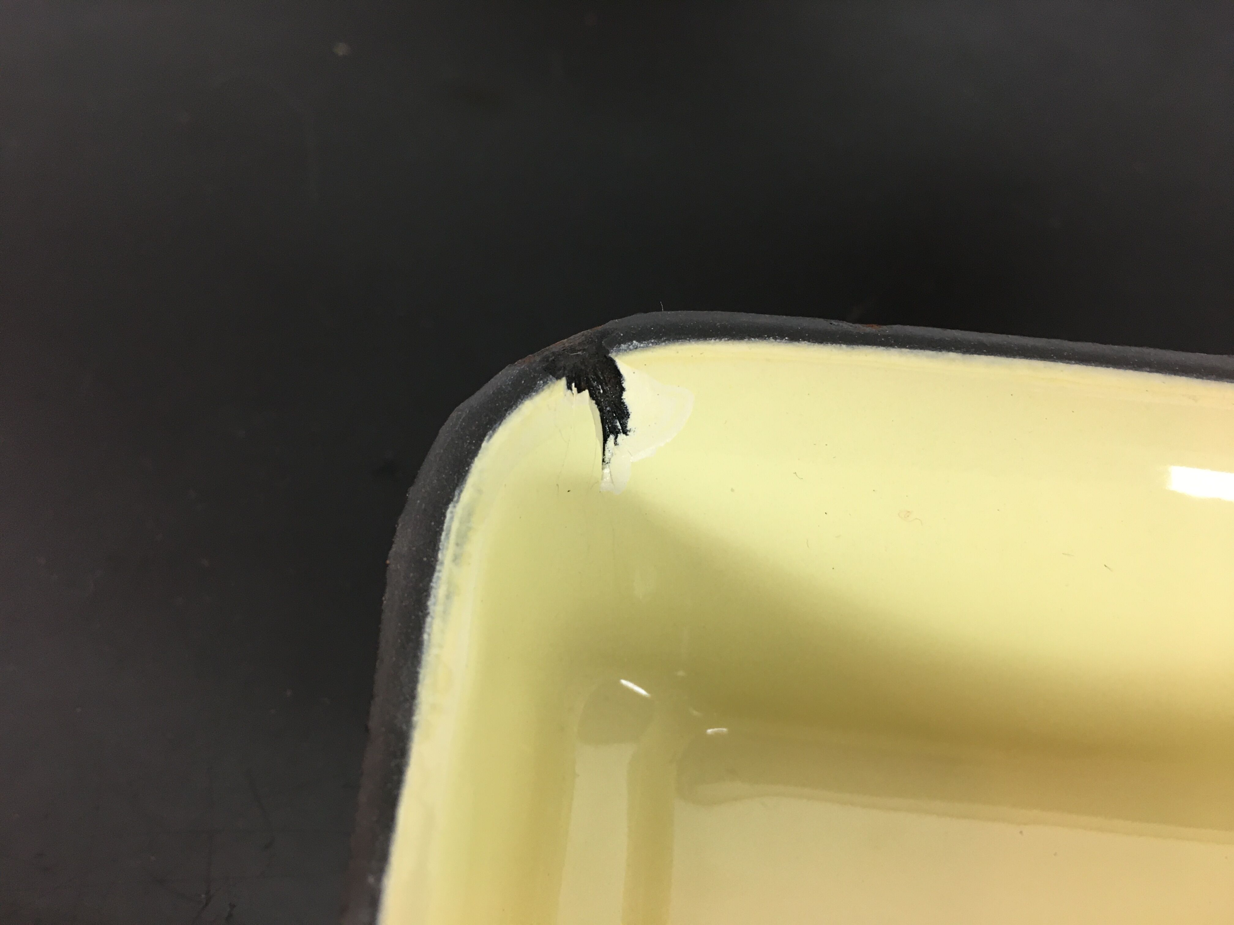 Aperitif service in coloured enamelled sheet metal, cups, ramekins