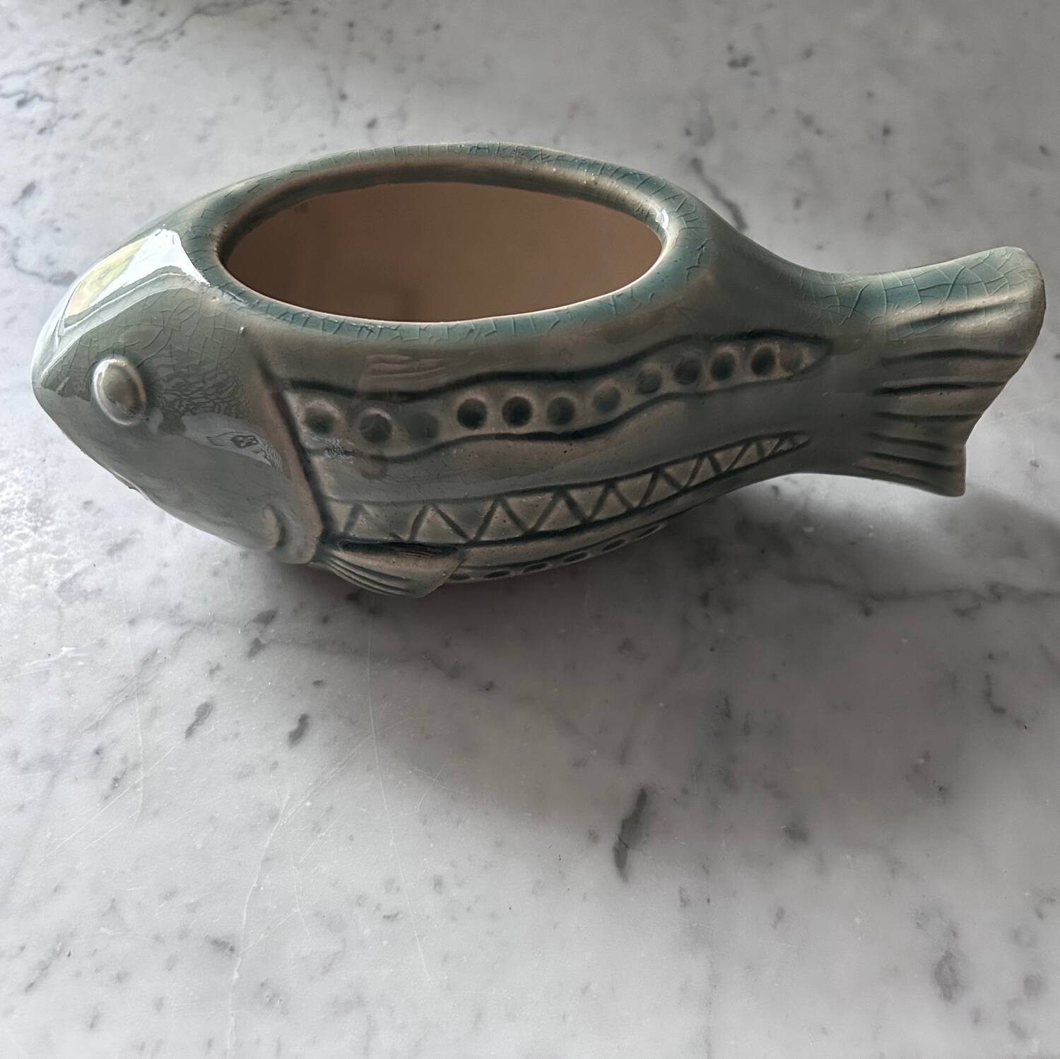 Fish vase graphic decor