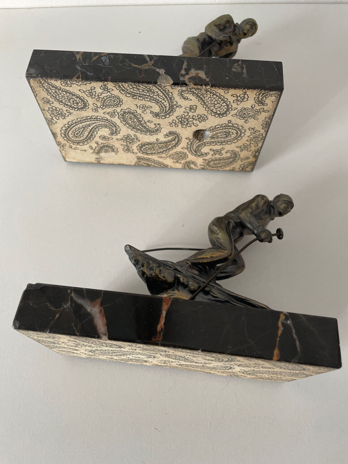 Greenhouse books Art Deco skiers