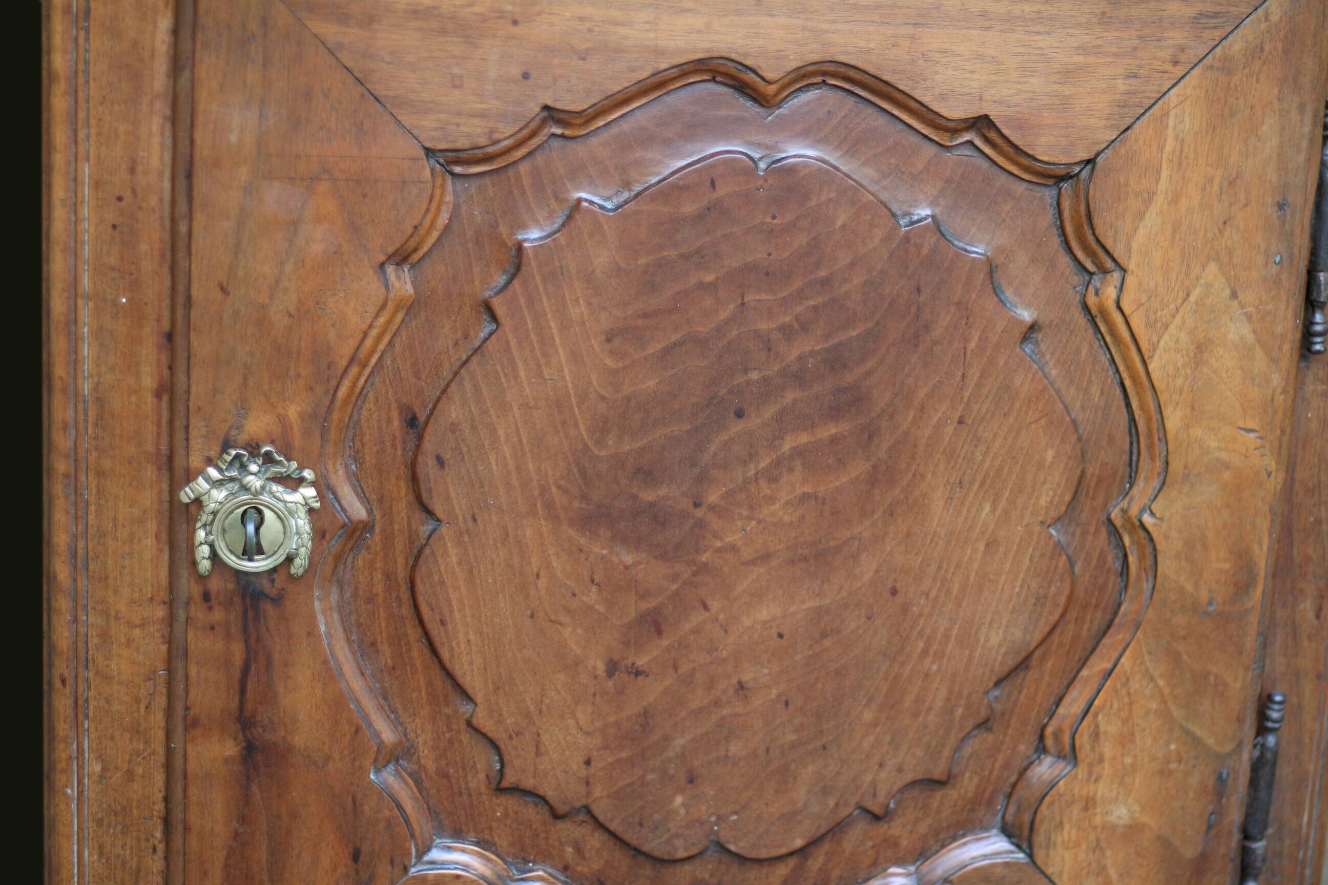 Home / Magnificent XVIII (Regency) jam cabinet in solid walnut. Rare.