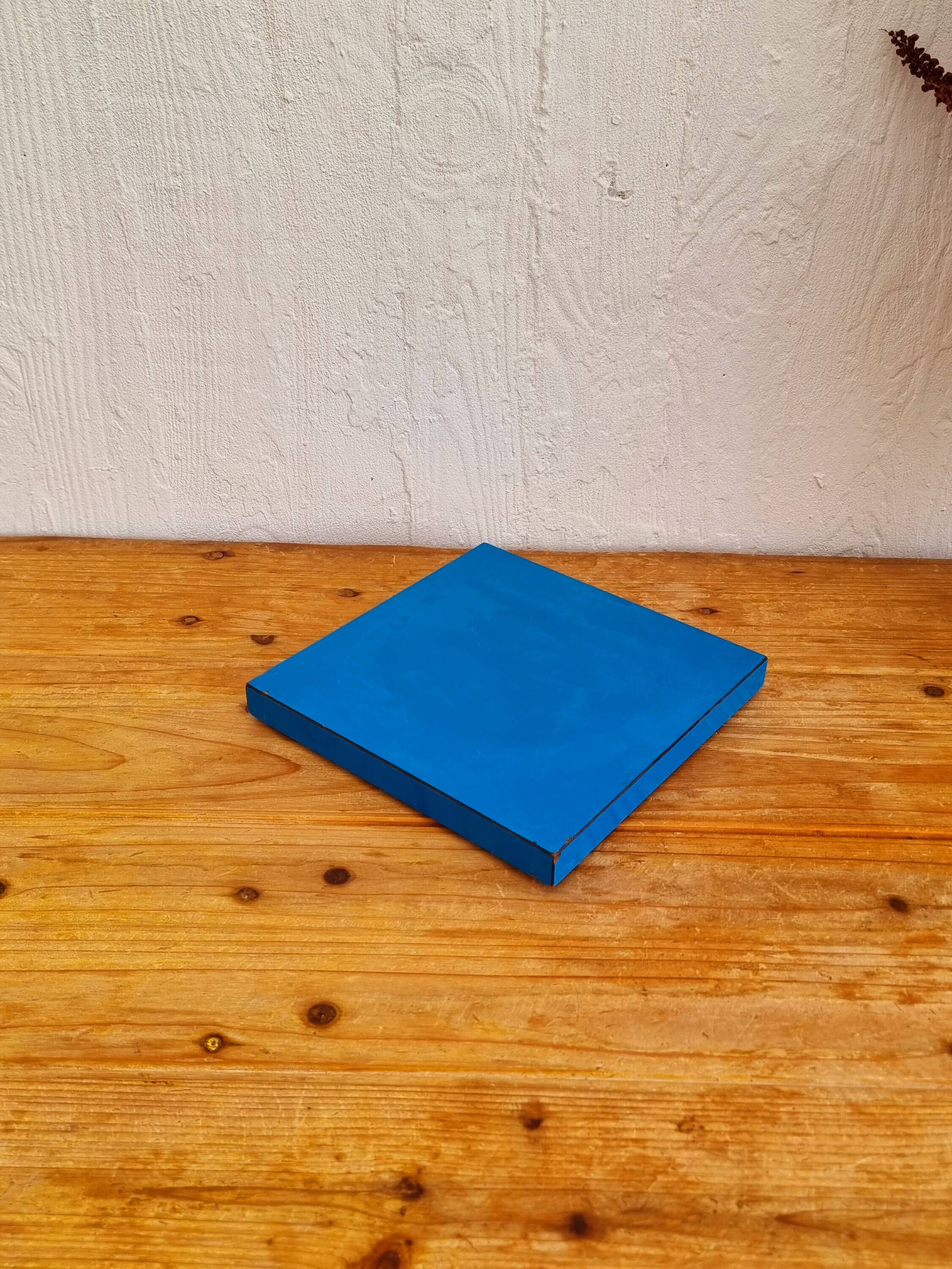 Blue formica trivet