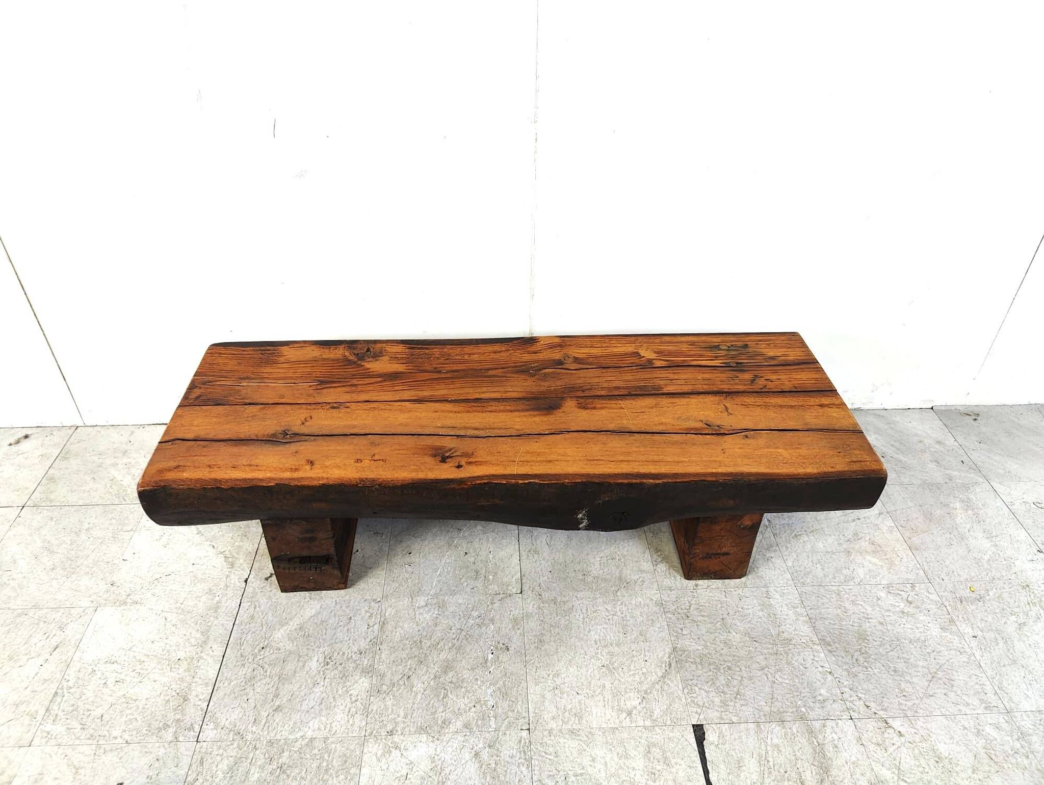 Table basse rectangulaire brutaliste, années 1950