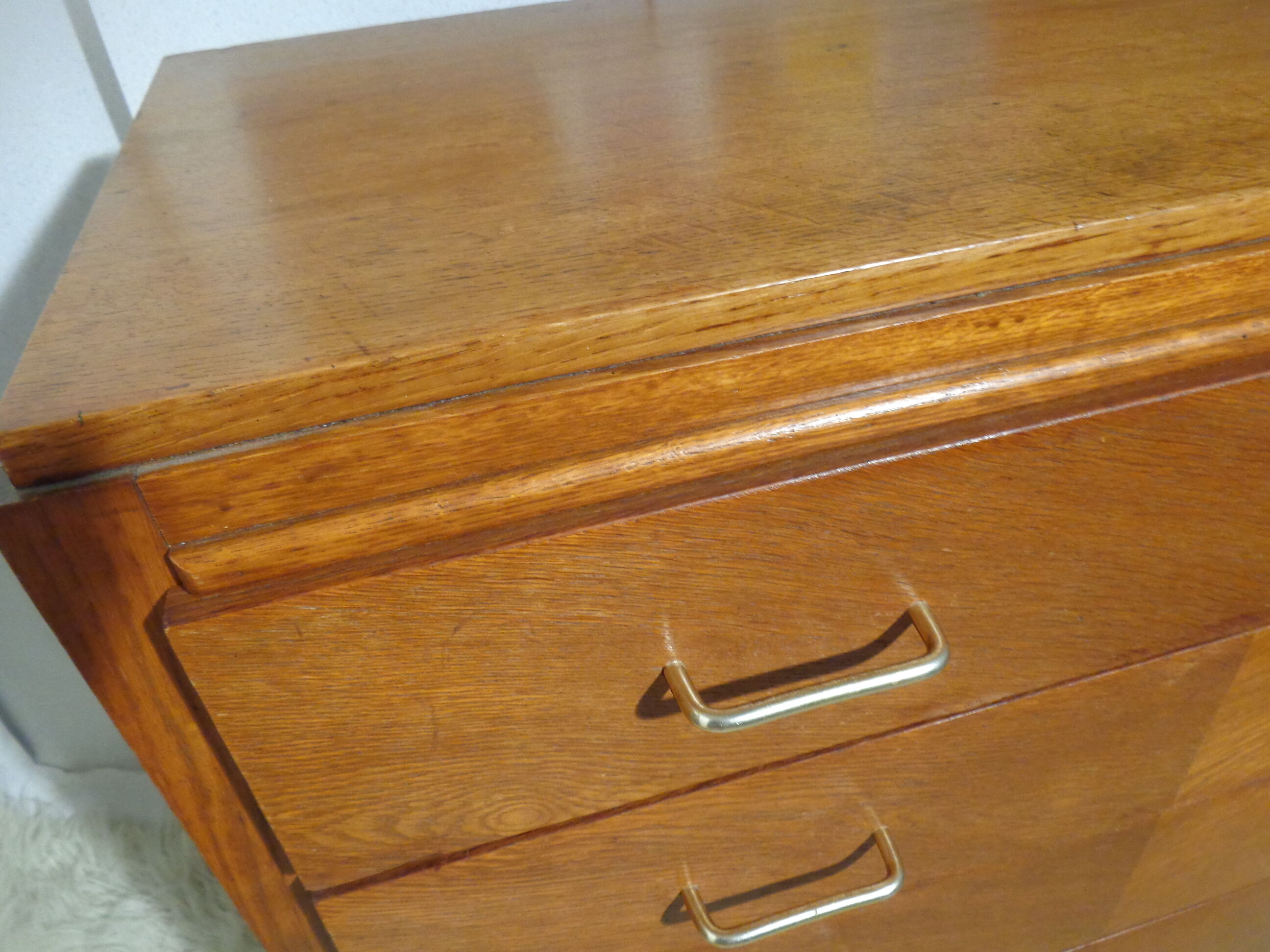 Vintage dresser from the 50s feet compass