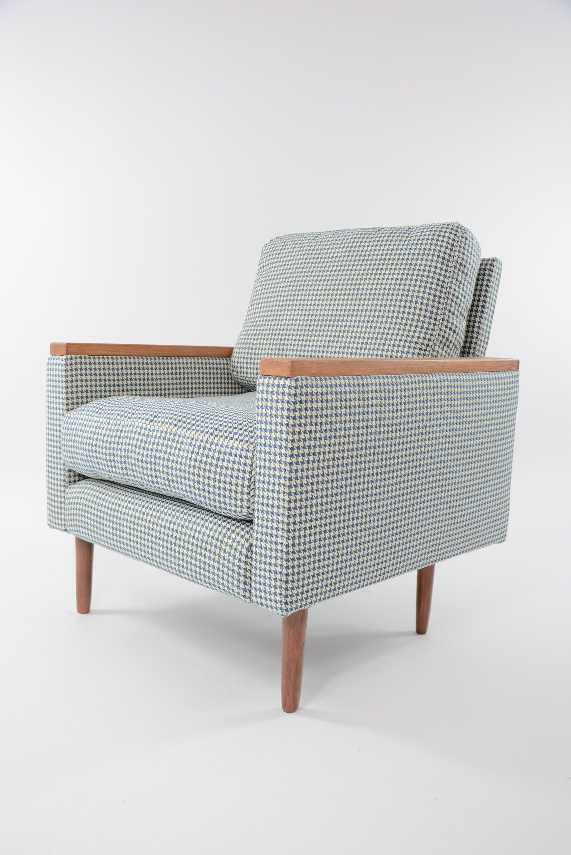 Cube armchair blue houndstooth