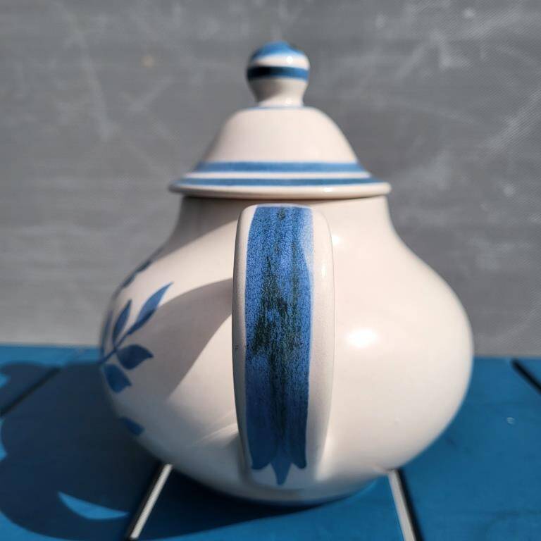 Théière Longchamp "Fleur bleue"