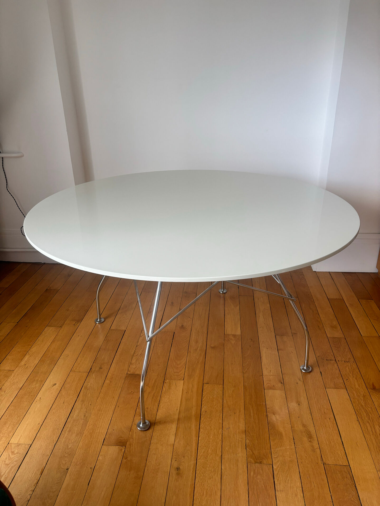 Kartell Glossy dining table