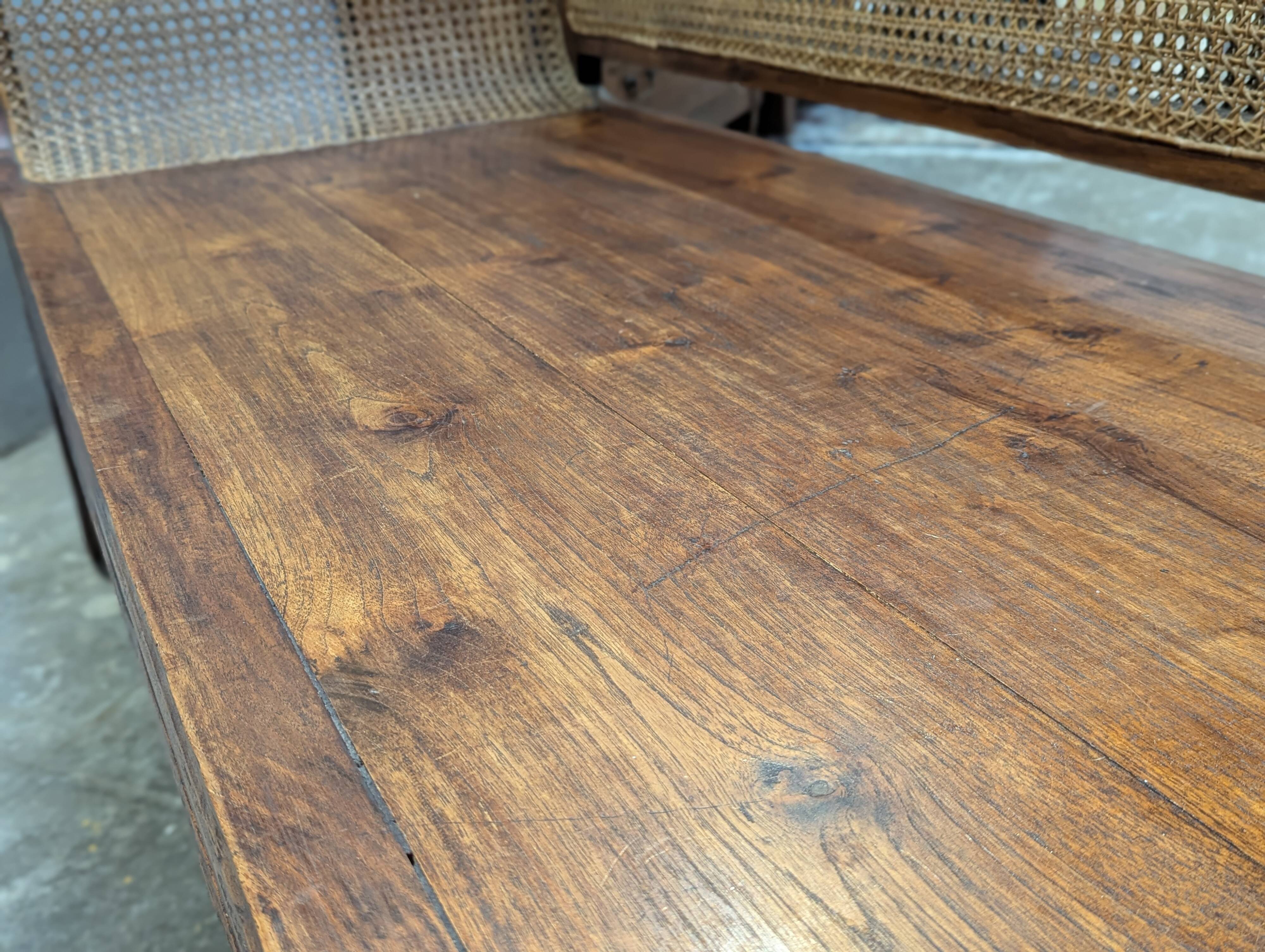 Very large colonial bans