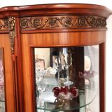 Showcase Louis XVI style, twentieth realization, signed cabinetmaking JP Ehalt of very good quality.