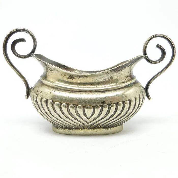 G8R Pre-war Decorative Salt Shaker with Ribbed Body