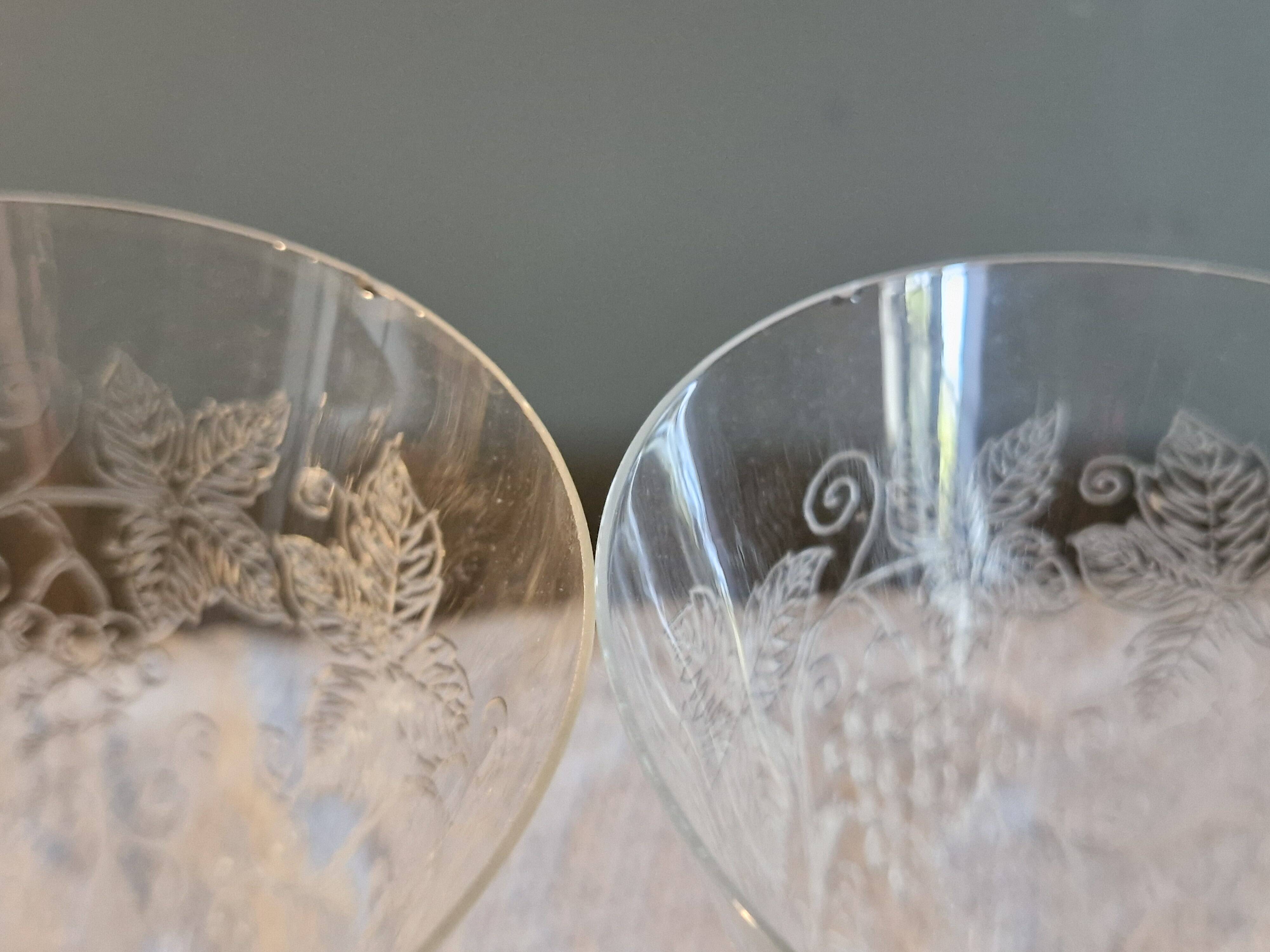 8 large Art Deco crystal glasses, grape clusters (+ 2 gifts)