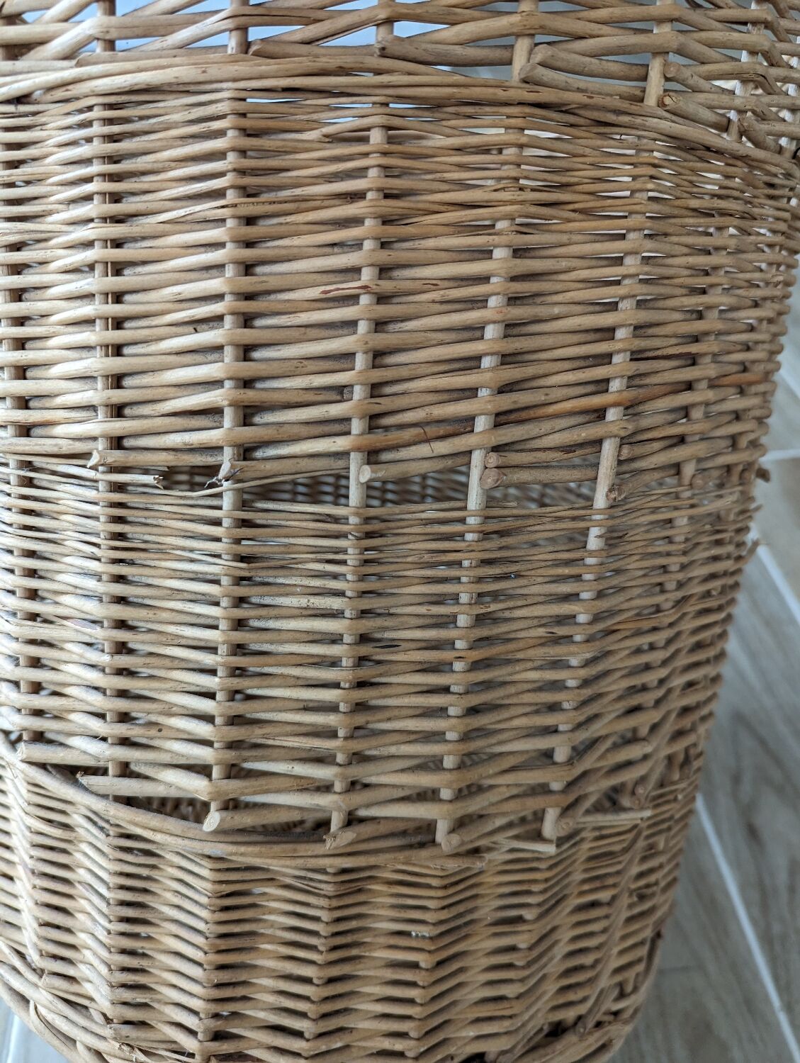 Wicker laundry basket