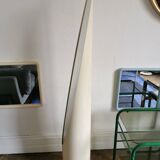 Unghia Mirror