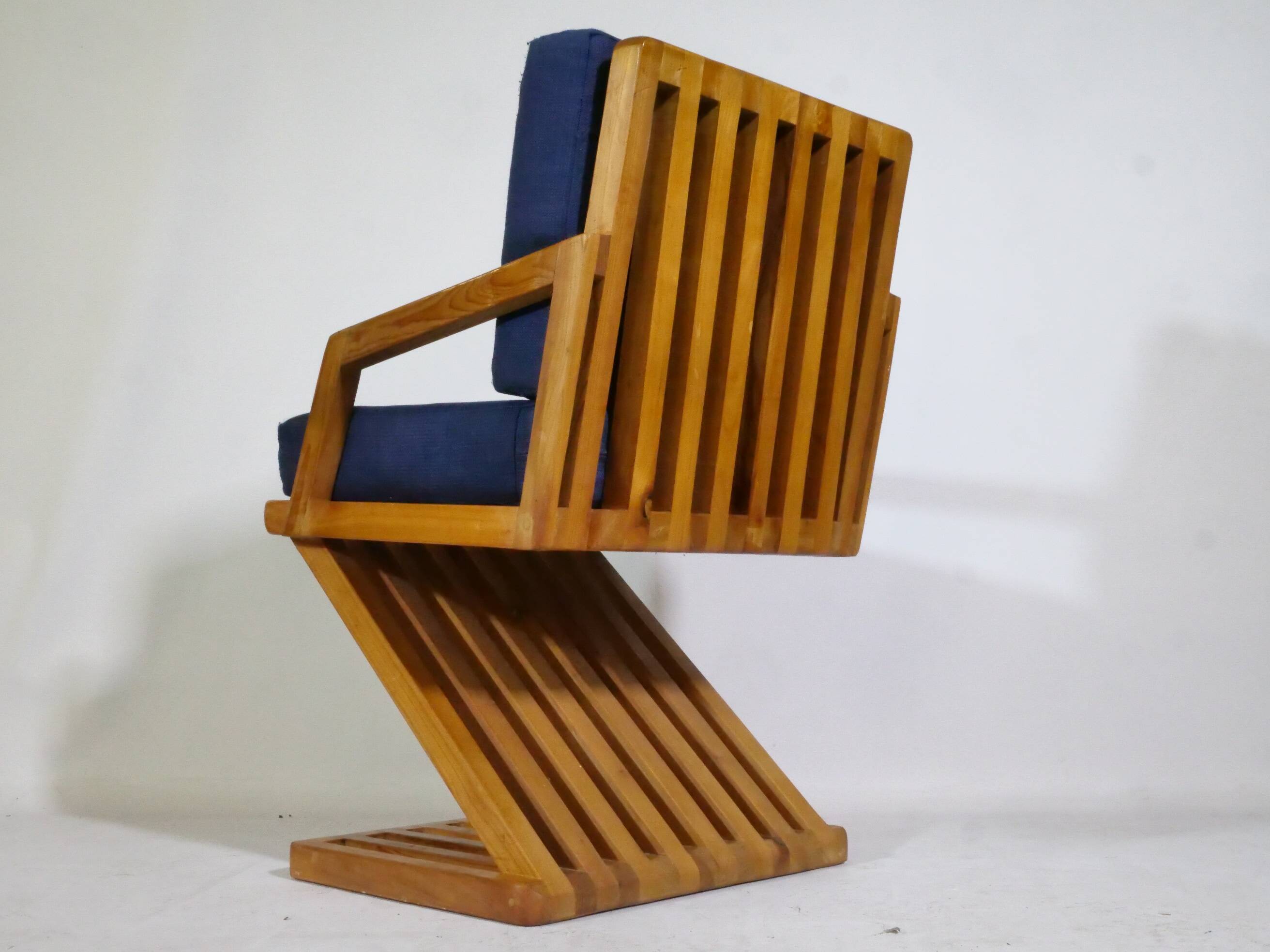 Mid-Century Design Z-Shaped Armchair in Cherry Wood, 1970s