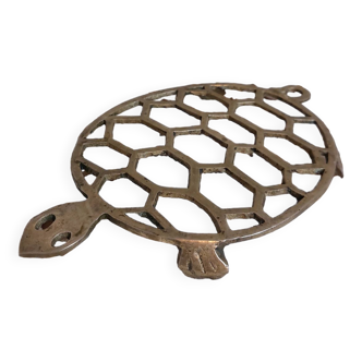 Ancien dessous de plat tortue en laiton