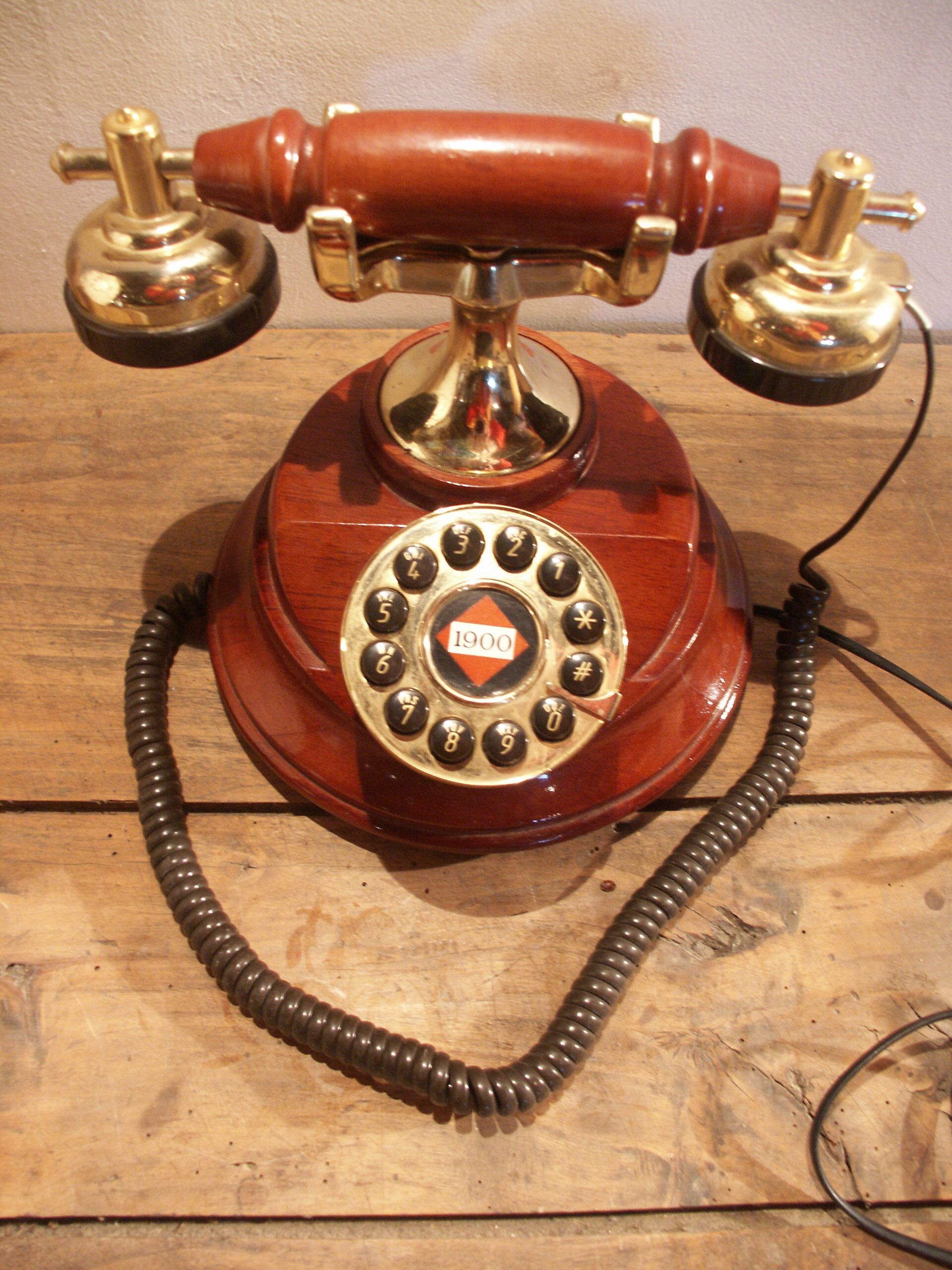 1900-style key phone