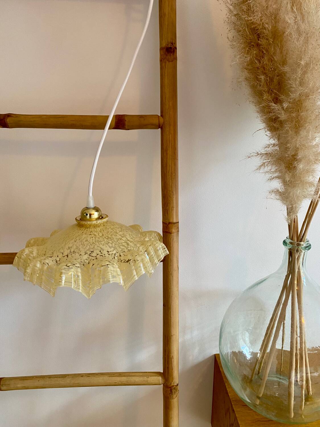 Serrated pendant lamp in Clichy glass