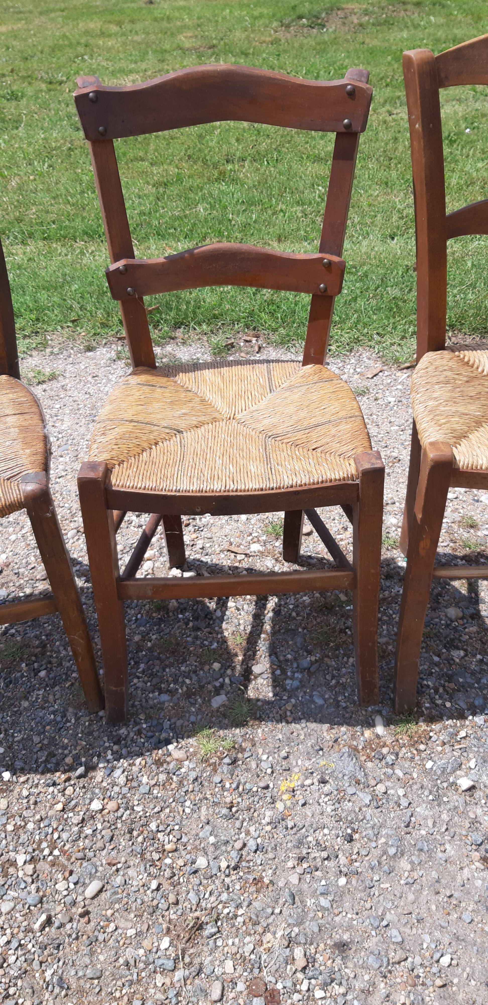 6 antique mulched chairs