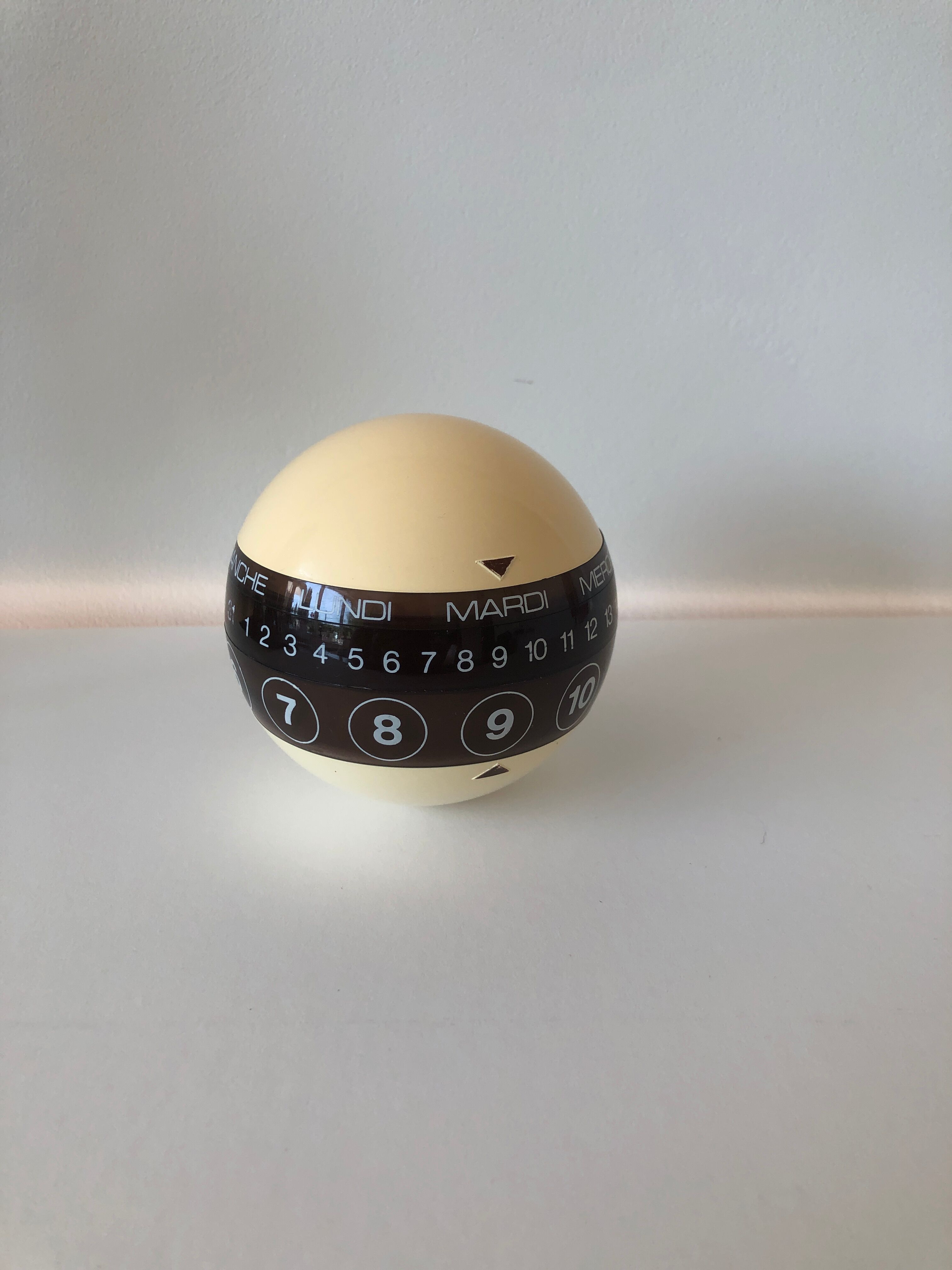 Perpetual calendar Porphyry