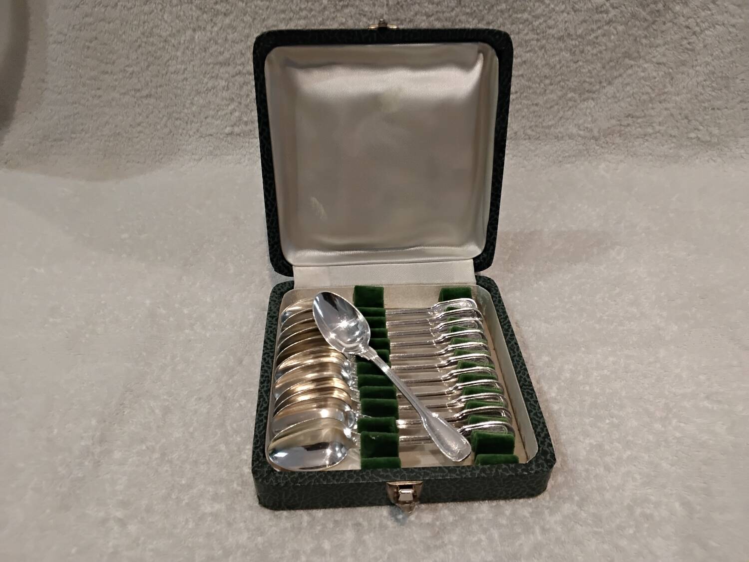 Pendentif Artisanal Vert Translucide En Métal Argenté - 5,7cm, Neuf Sans Emballage, Fait En France