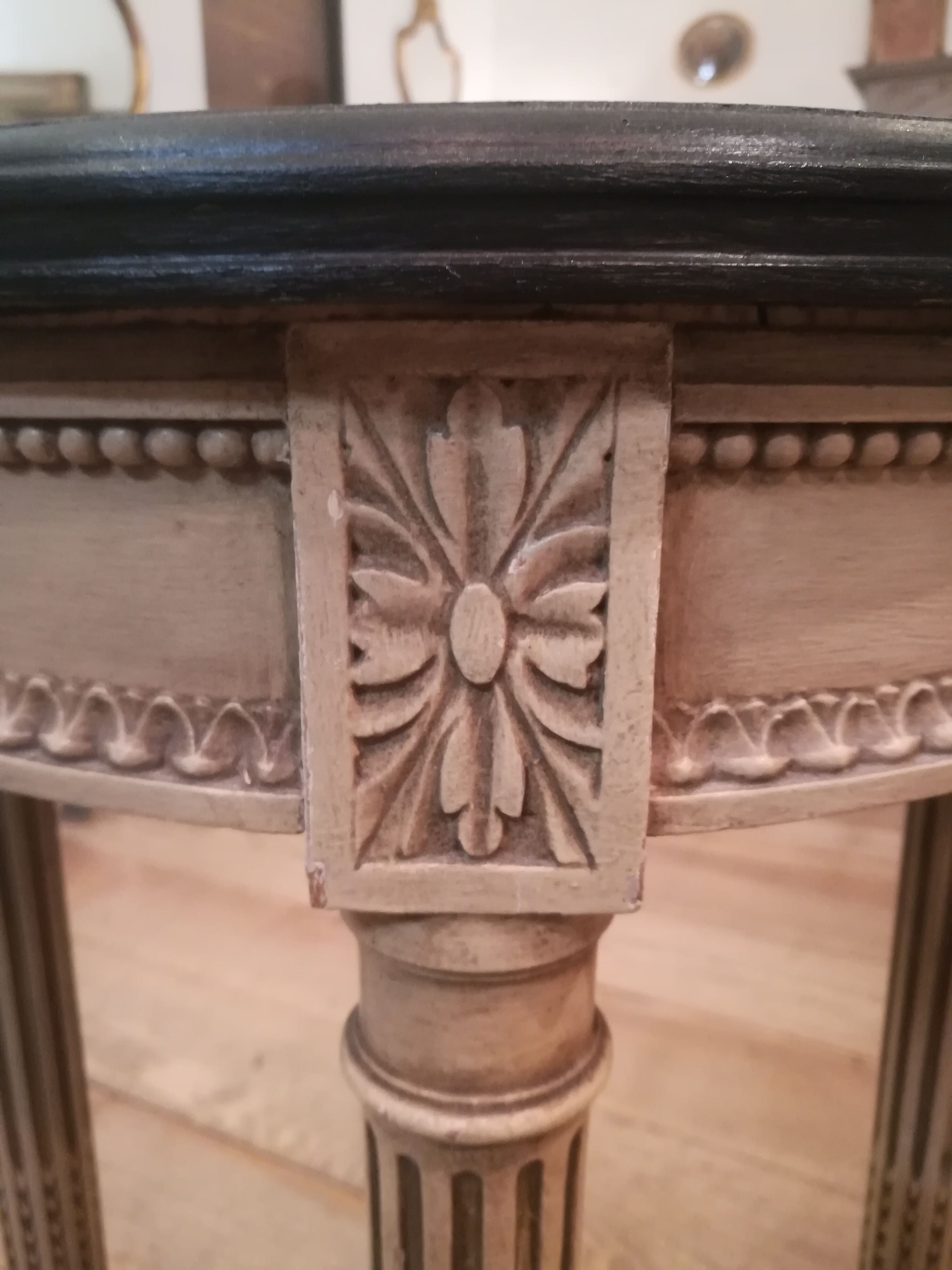 Sellette style Louis XVI patinée