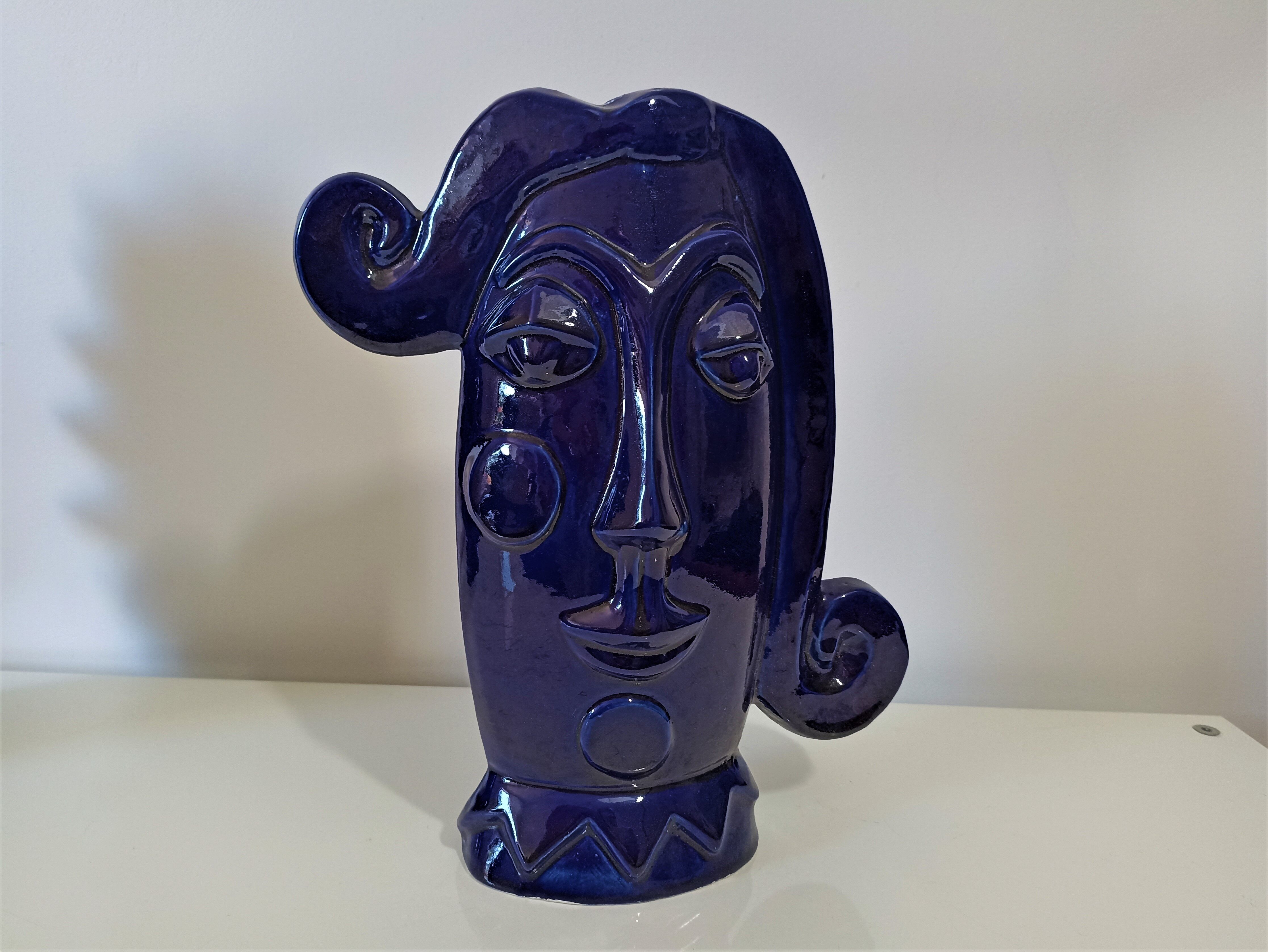 Vase face glazed earthenware blue design XXe Sandra Corina Paris
