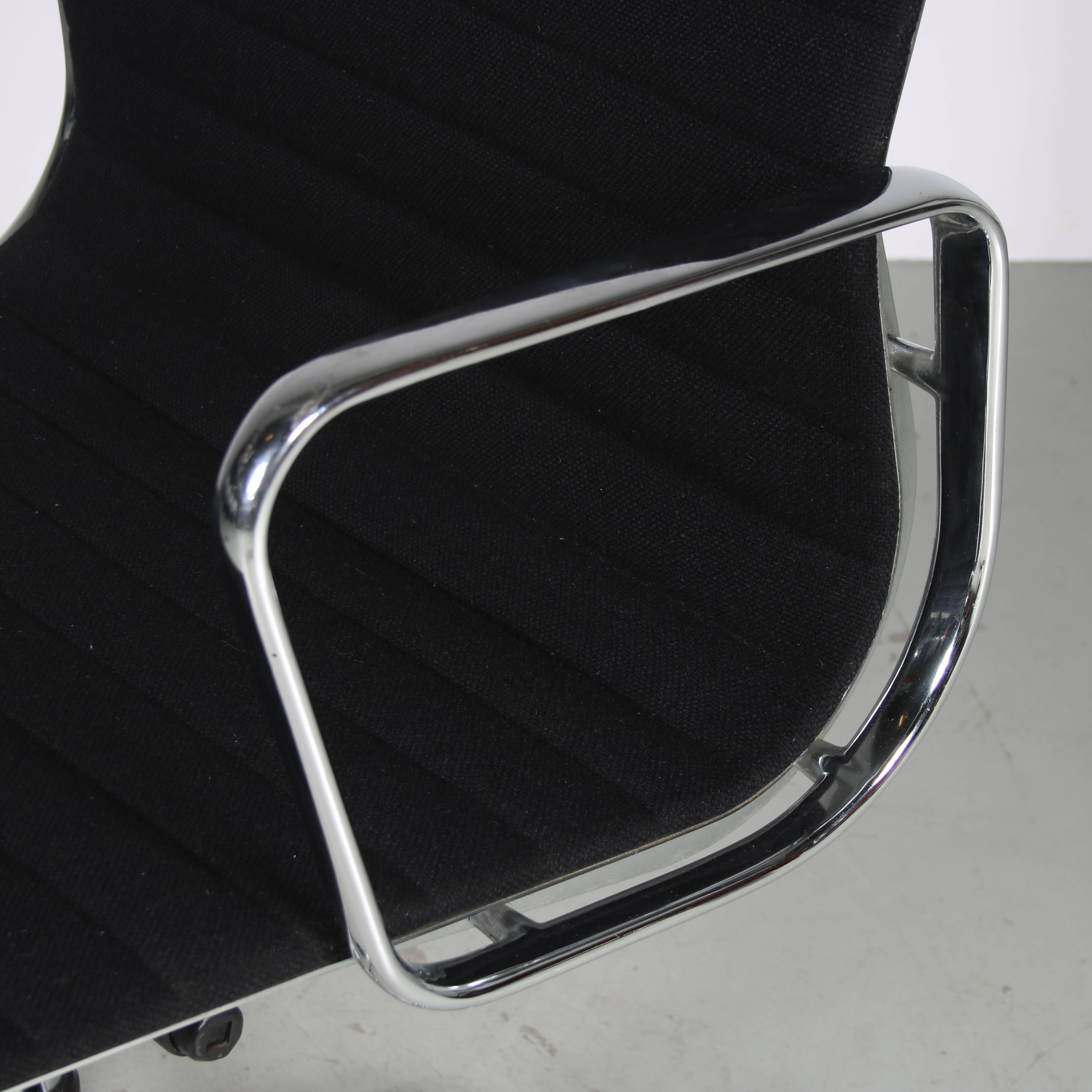 1970s “EA117” Desk chair by Charles & Ray Eames for Herman Miller, USA