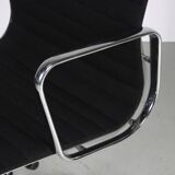 1970s “EA117” Desk chair by Charles & Ray Eames for Herman Miller, USA
