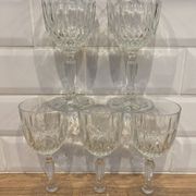 Set of 5 wine glasses