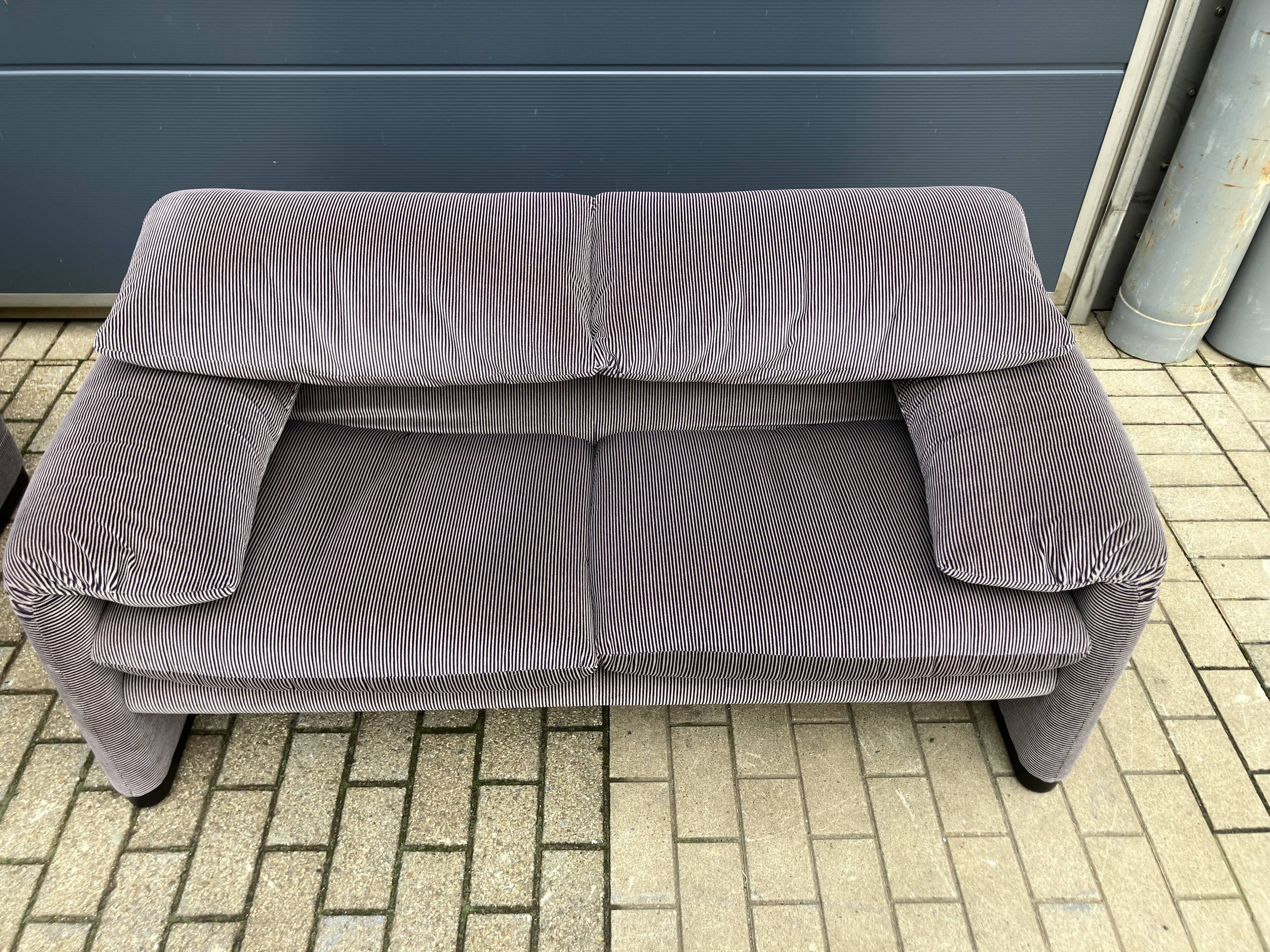 2x Cassina Maralunga 2zit original ribble fabric