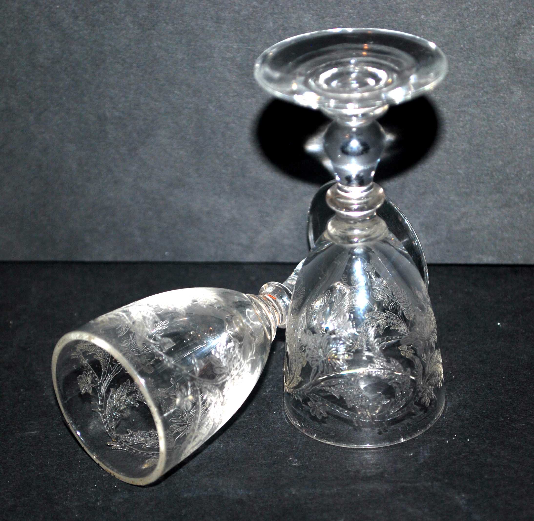 Set of 2 crystal liquor glasses engraved with acid floral decoration "rock crystal"