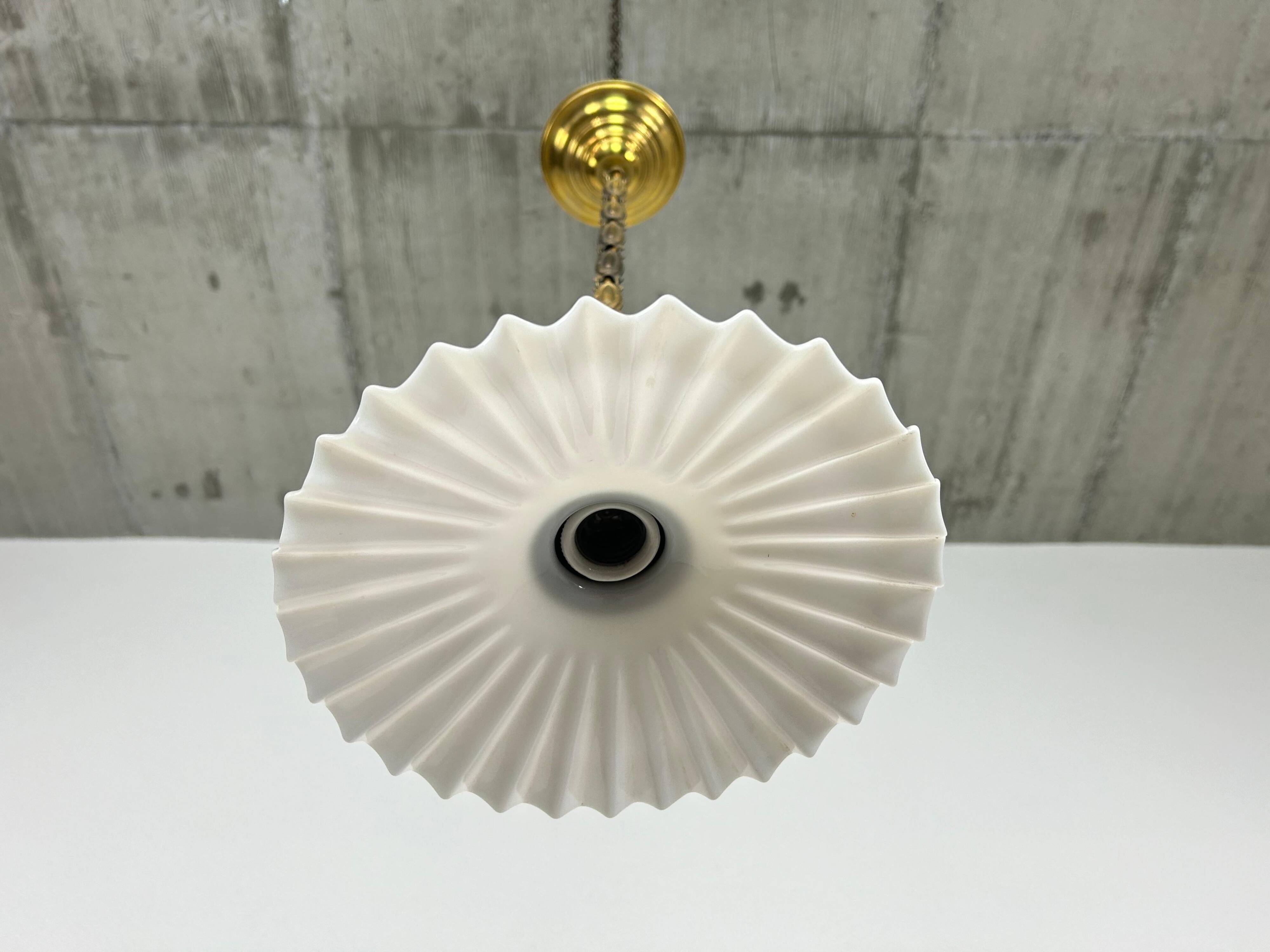 Art Nouveau pendant lamp in brass
