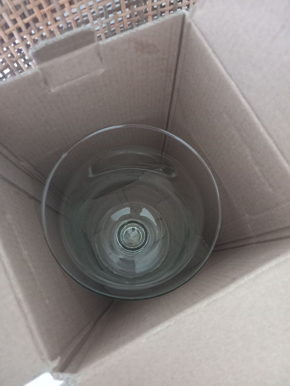 Glass vase