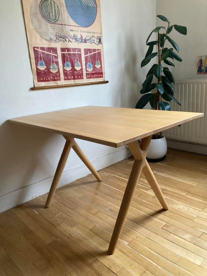 Table style japandi oak natural