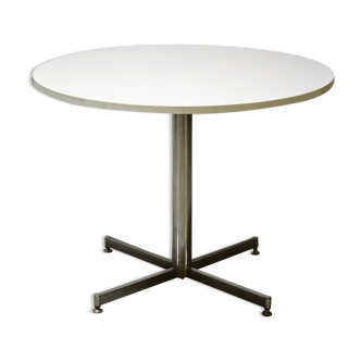 Round table dining room of the 60s/70s vintage design