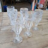 6 flûtes en verre épais ciselé