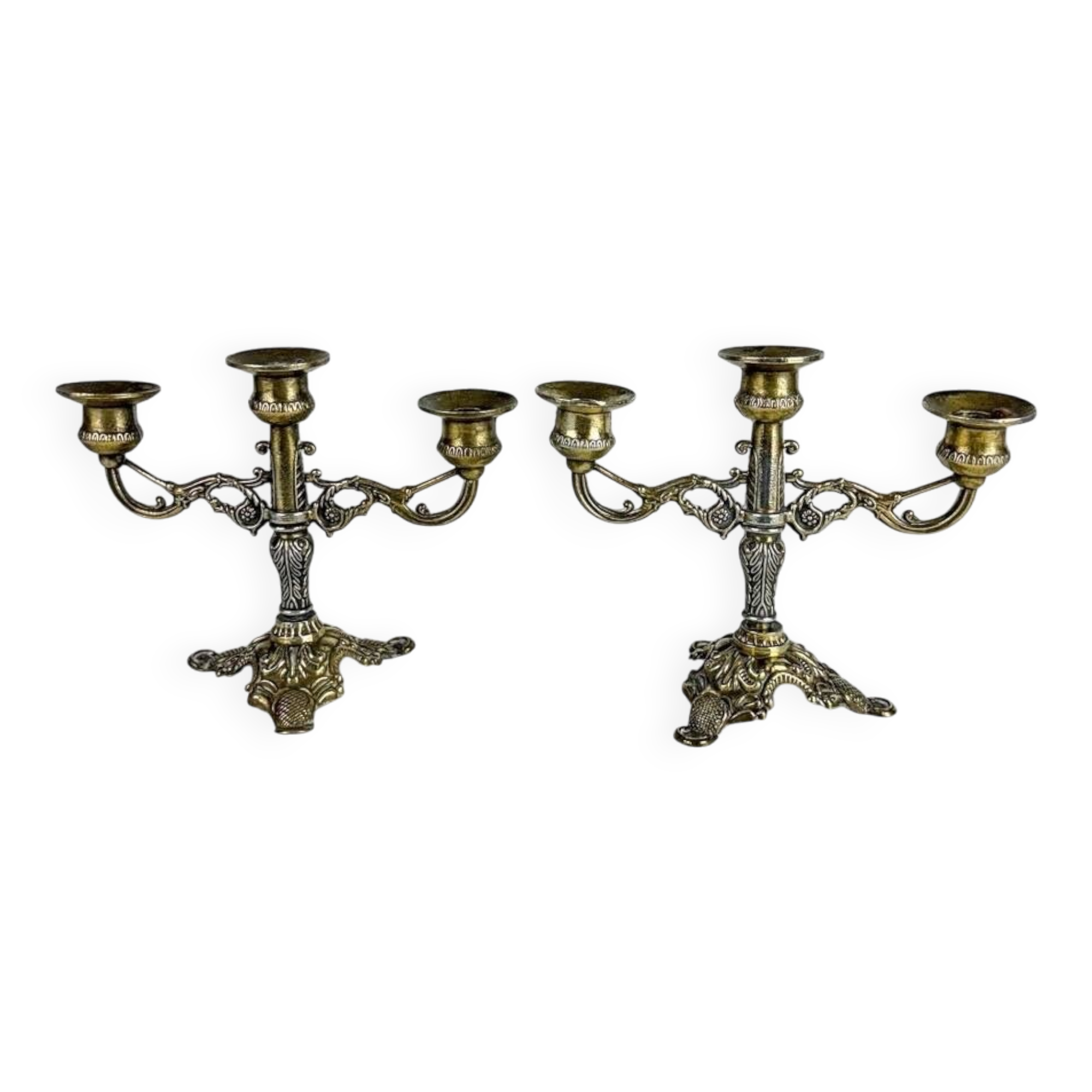 Paire de chandeliers rocaille métal doré